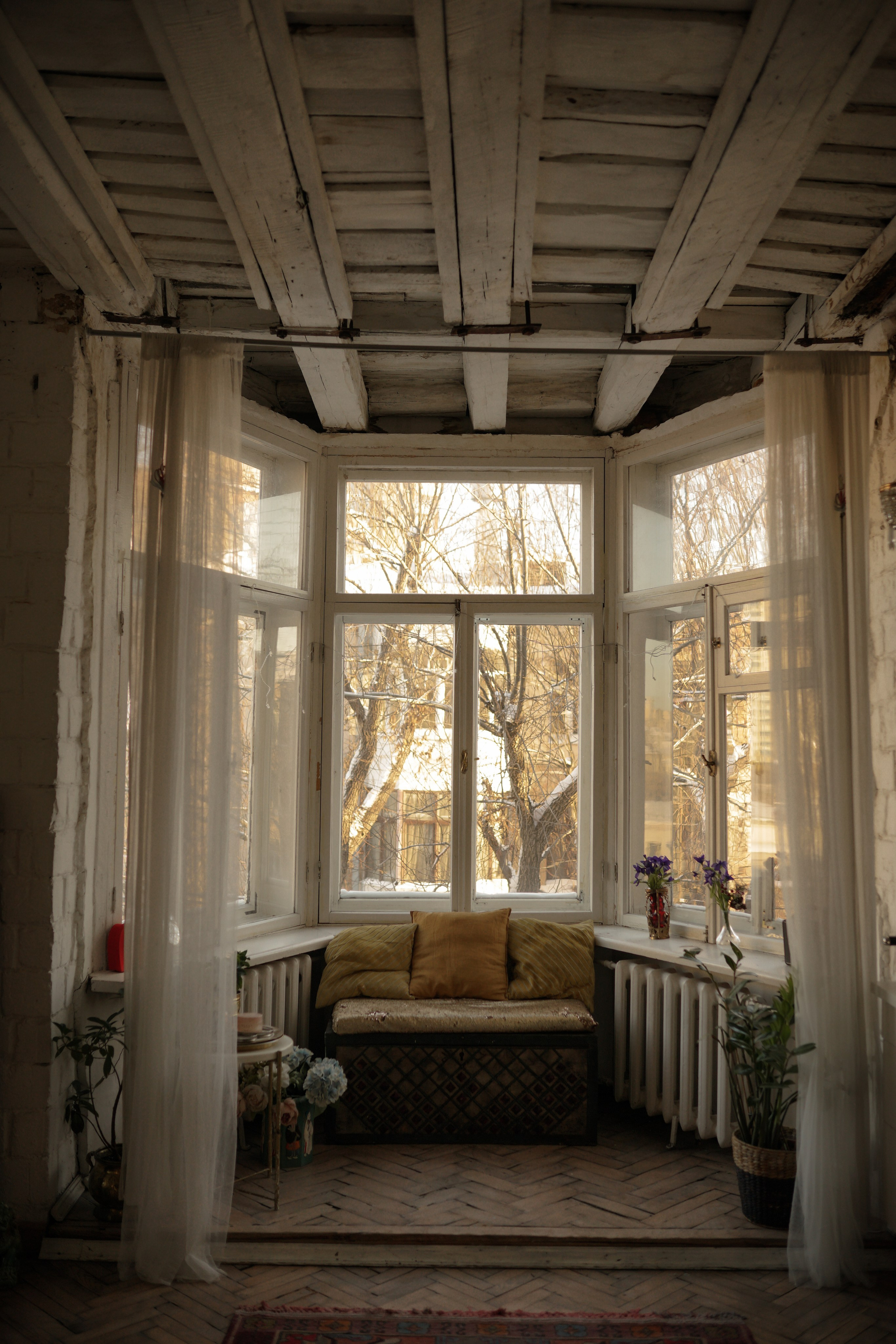 Черное-белое