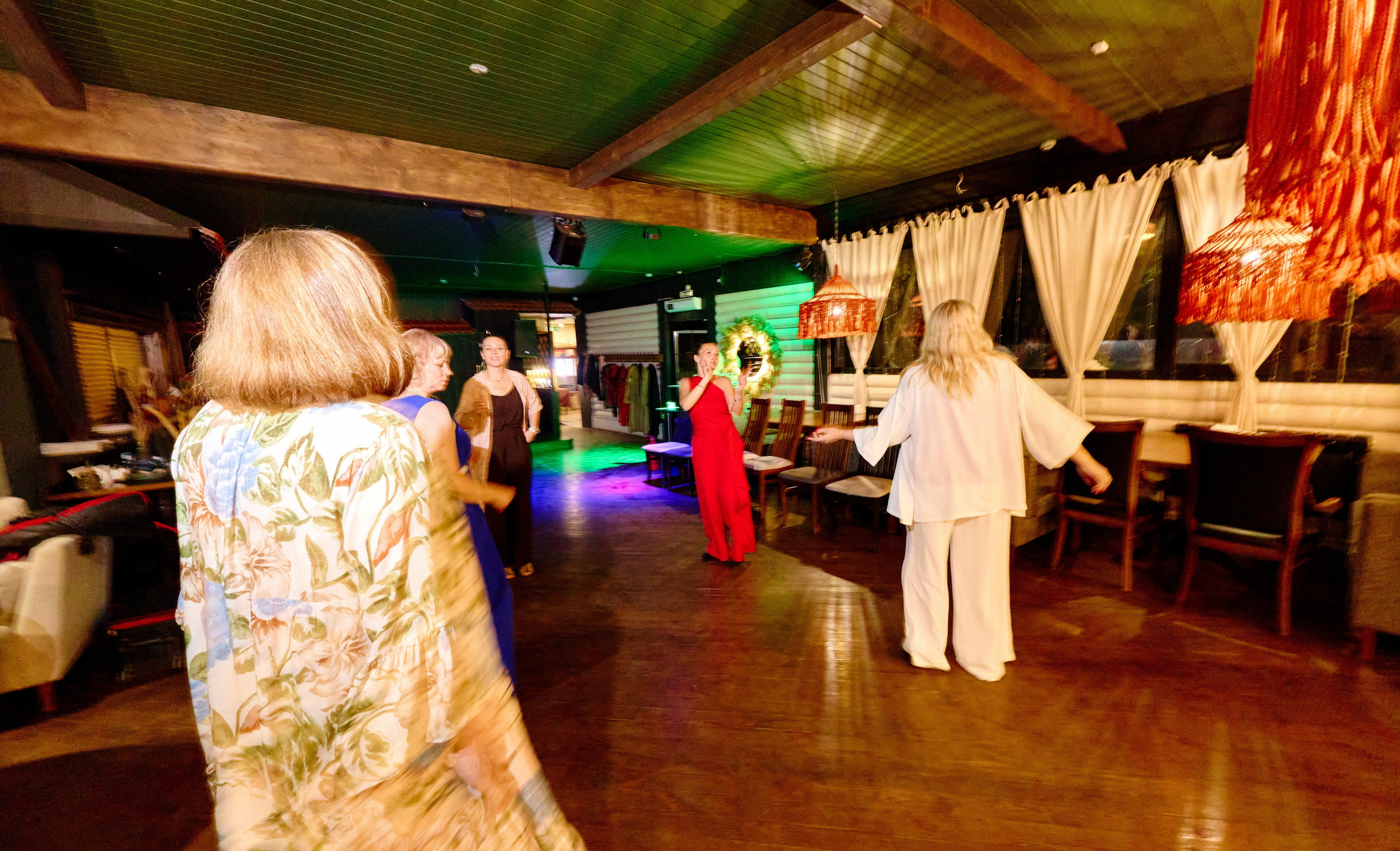 Выпускной 35 Сош. Фотограф Выпускные альбомы Таганрог Сергей Коробченко