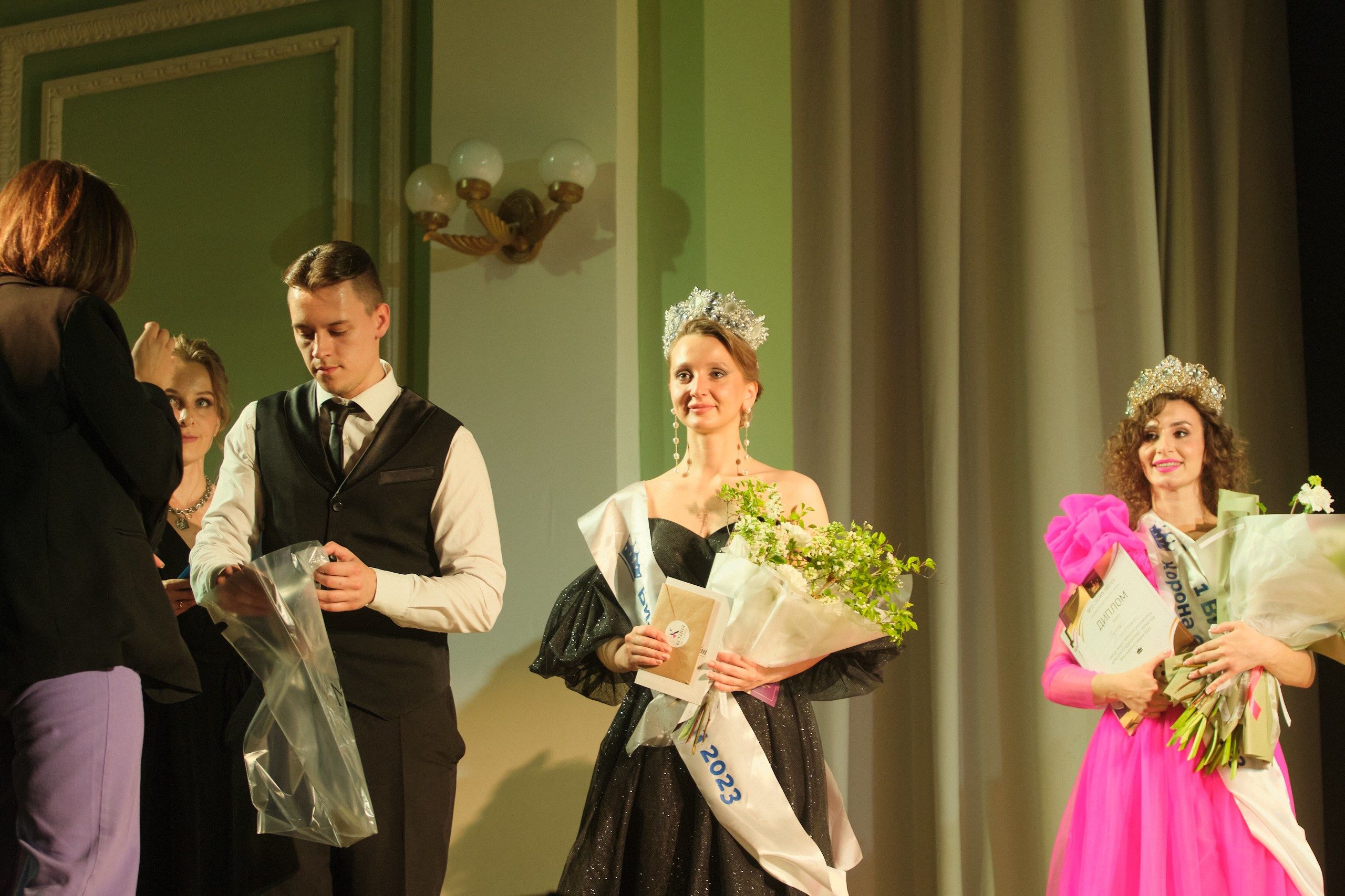 Мисс Корона Сибири. Антон Ив