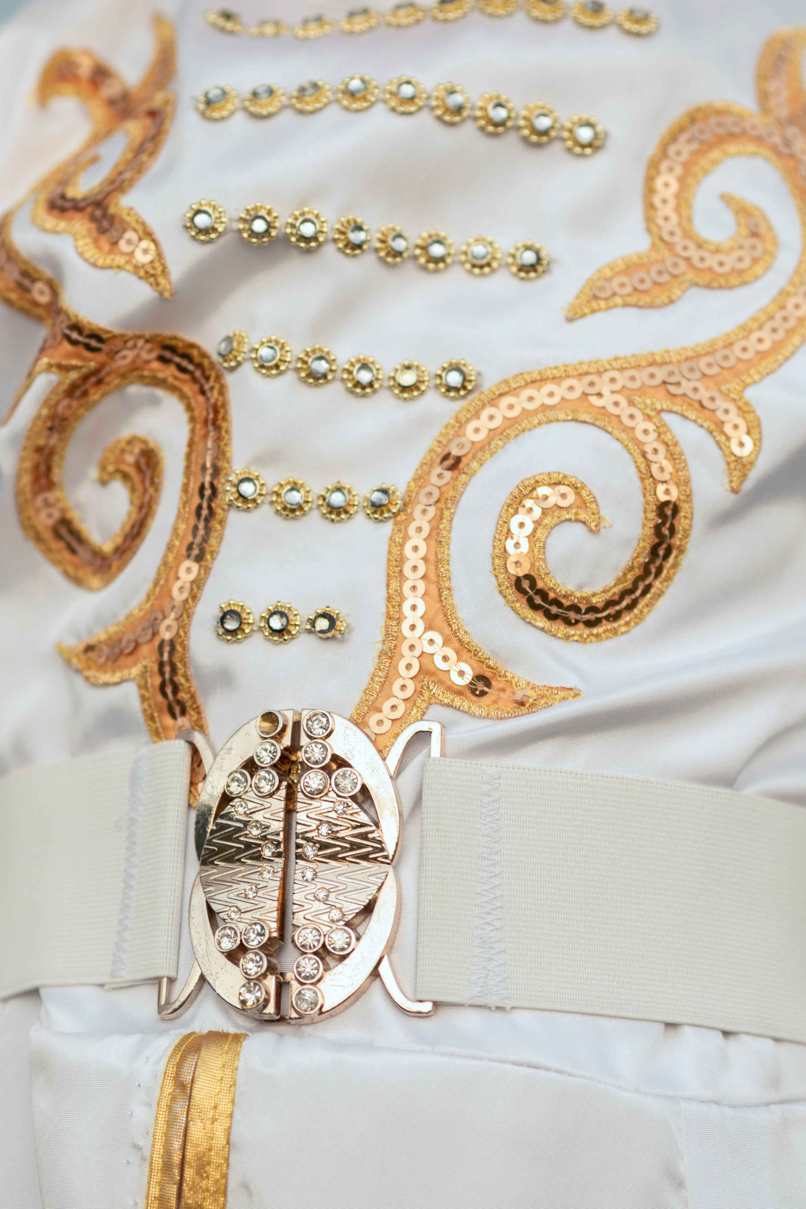 Семейная фотосессия в осетинских национальных костюмах. Фотограф во Владикавказе Юрий Геворгизов