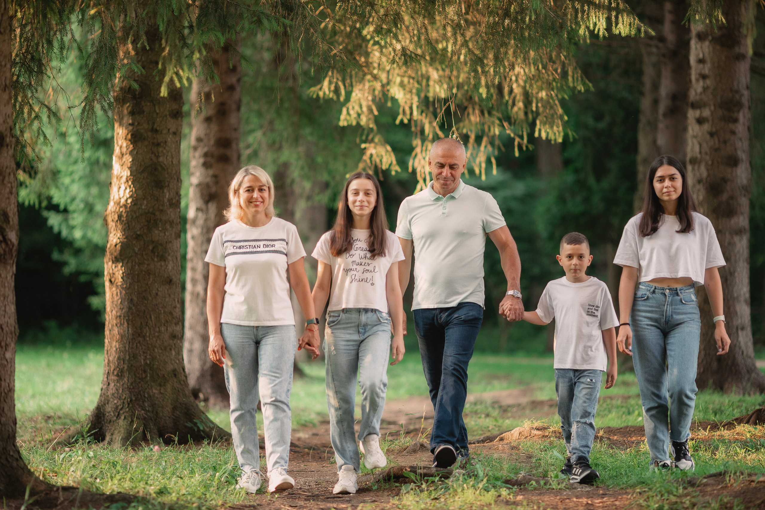 Семейная фотосессия в дендрарии г. Владикавказа. Фотограф во Владикавказе Юрий Геворгизов