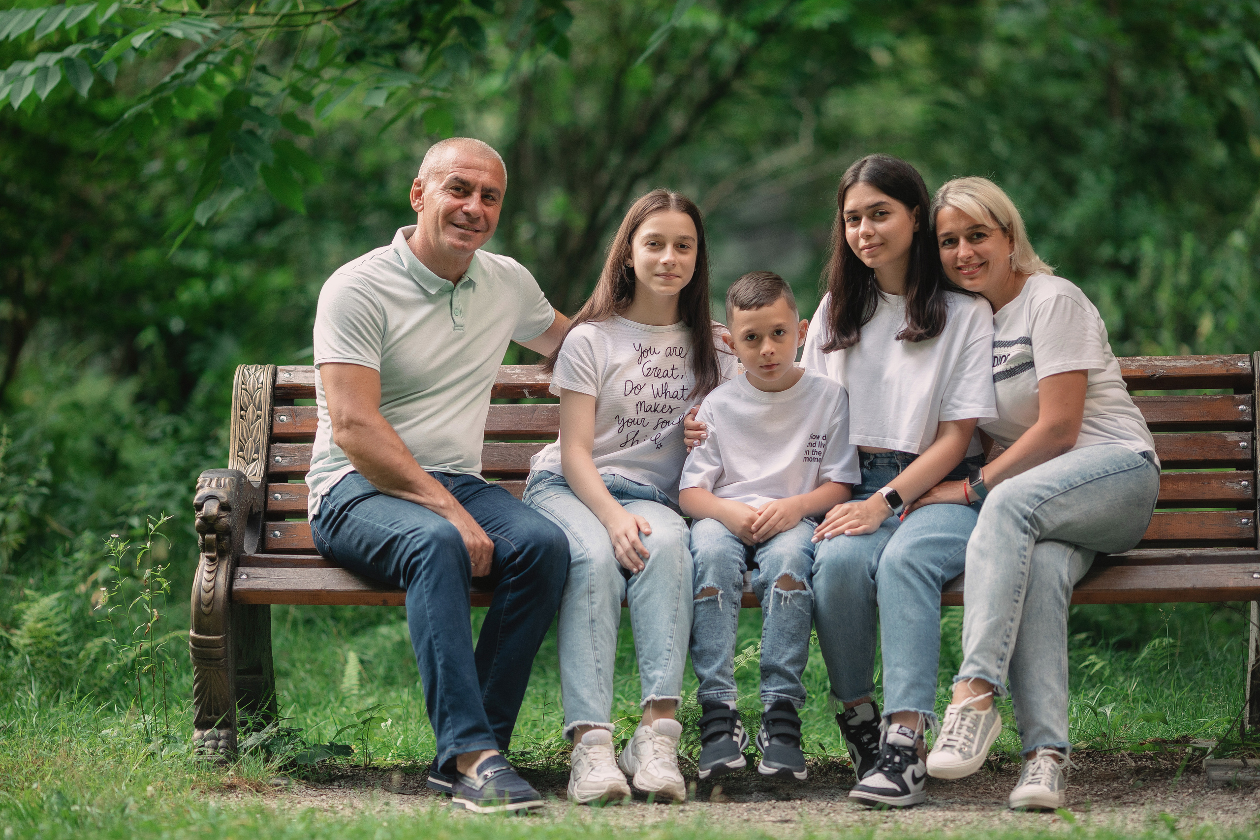 Семейная фотосессия в дендрарии г. Владикавказа. Фотограф во Владикавказе Юрий Геворгизов