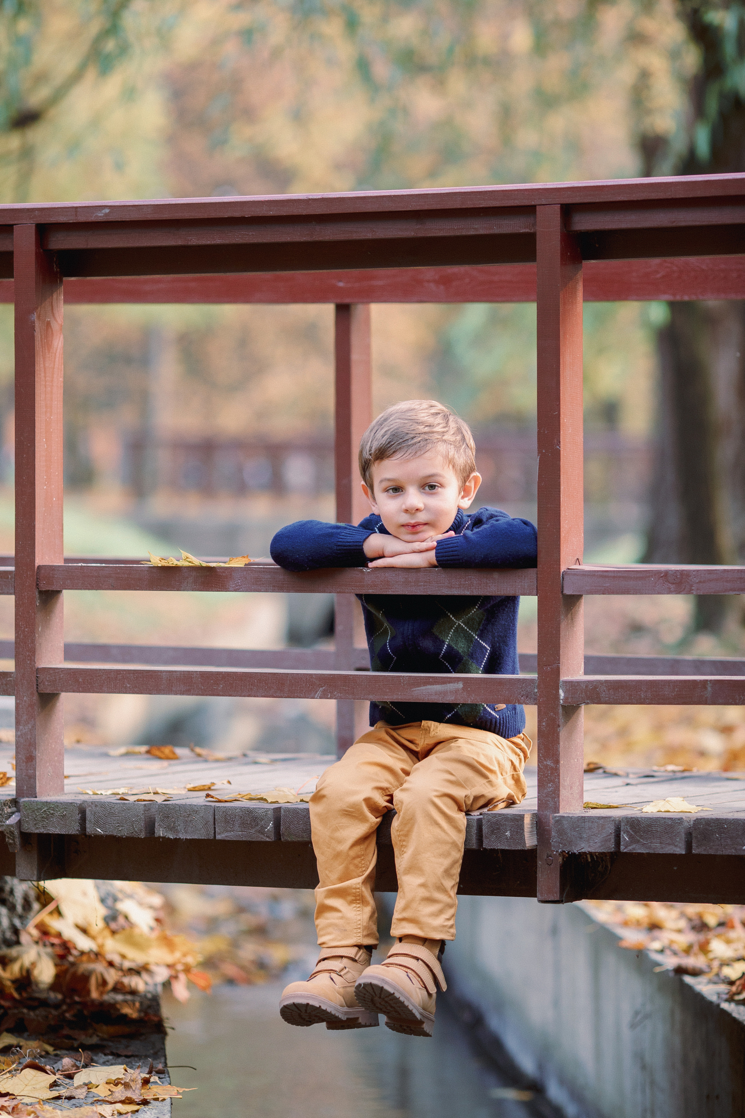 Детская фотосессия в осеннем парке. Фотограф во Владикавказе Юрий Геворгизов