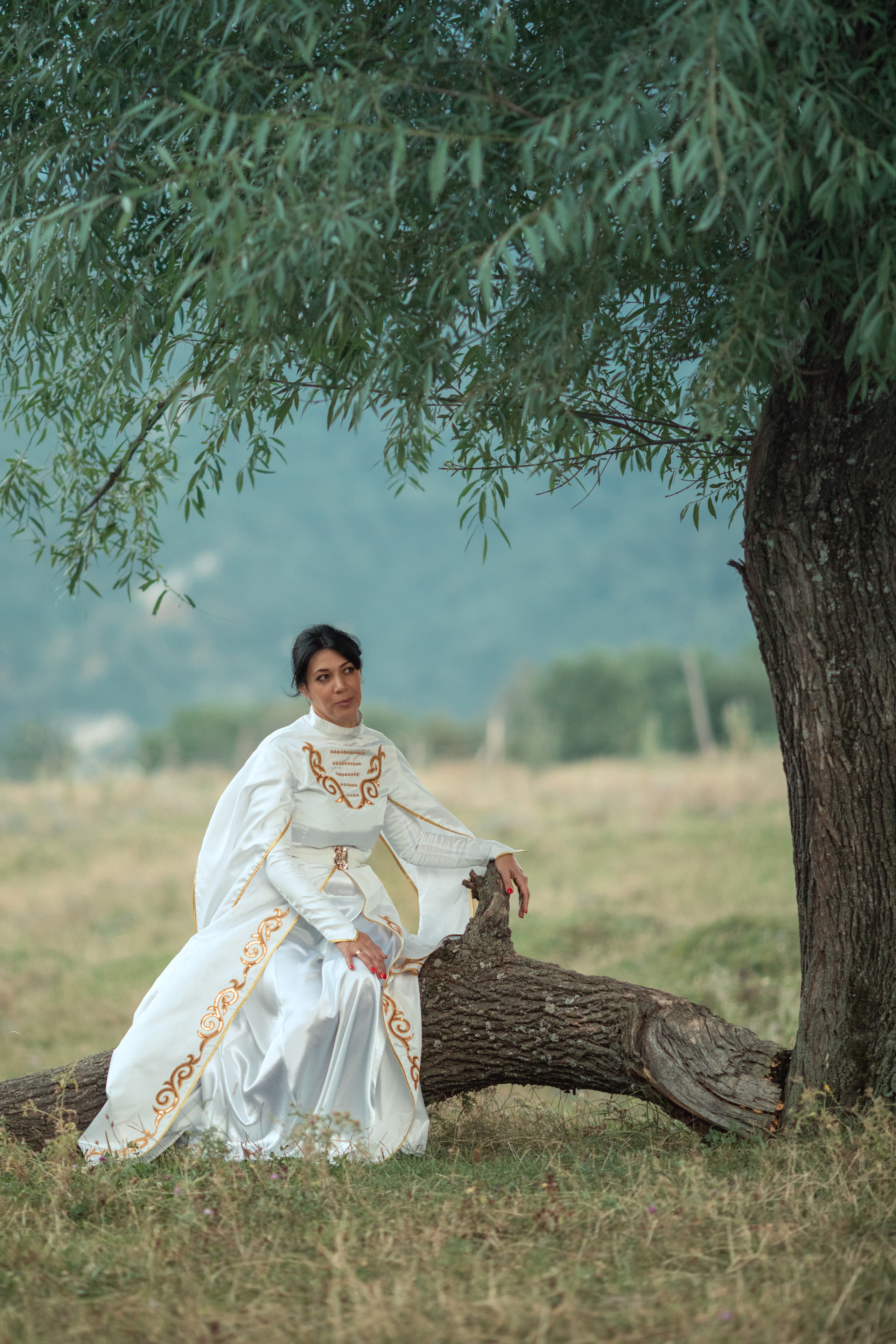 Семейная фотосессия в осетинских национальных костюмах. Фотограф во Владикавказе Юрий Геворгизов