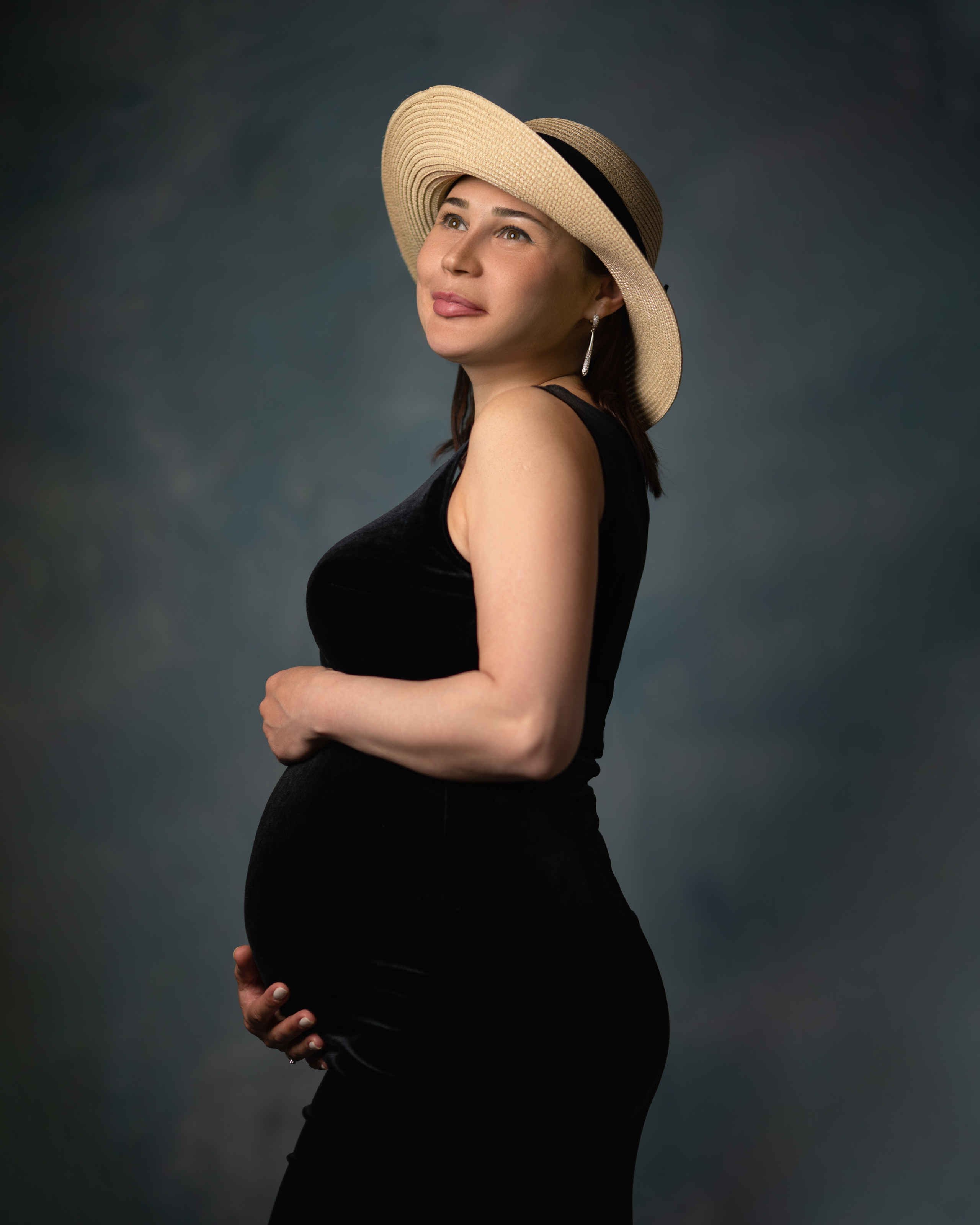 Студийная съемка беременности. Фотограф во Владикавказе Юрий Геворгизов