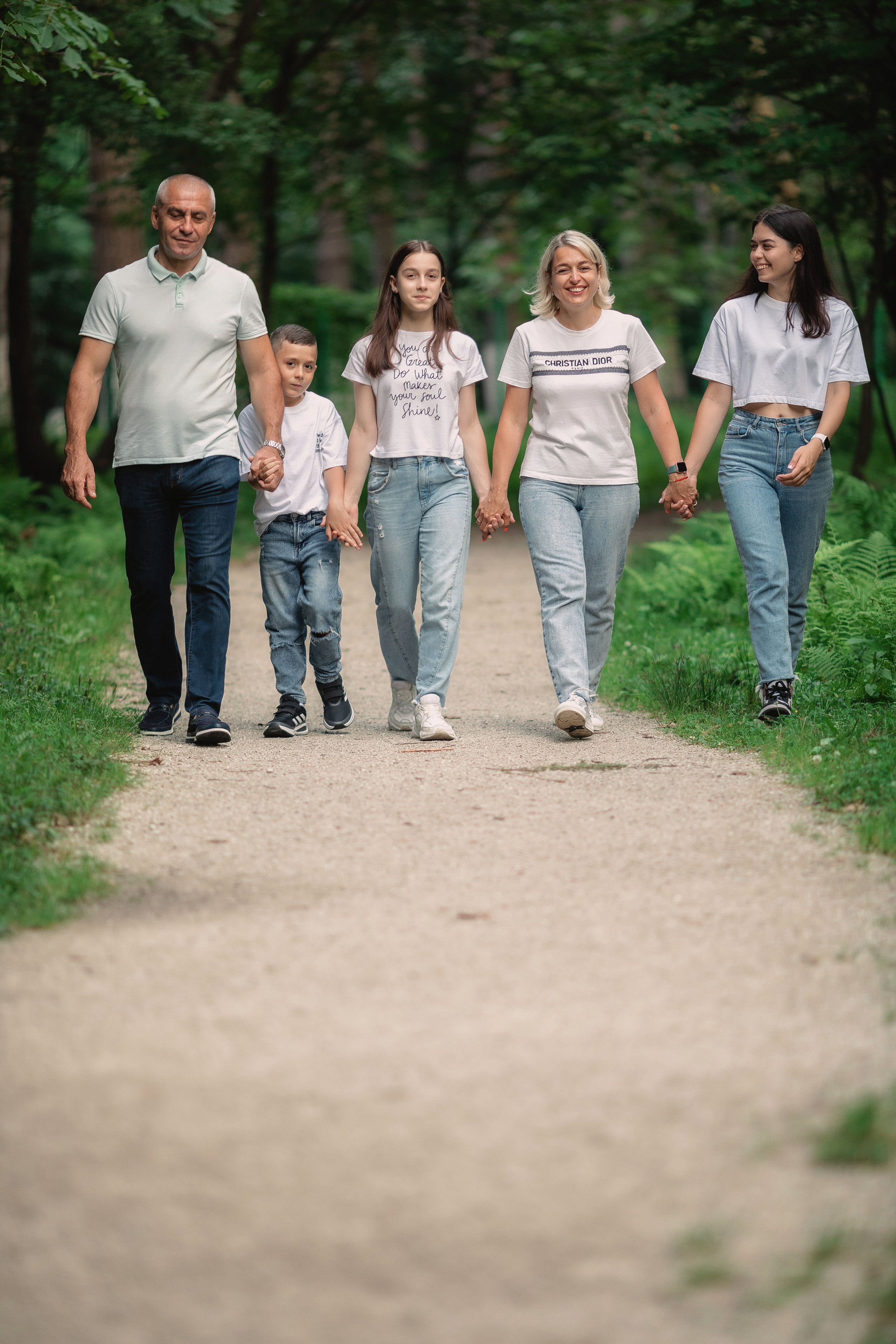 Семейная фотосессия в дендрарии г. Владикавказа. Фотограф во Владикавказе Юрий Геворгизов