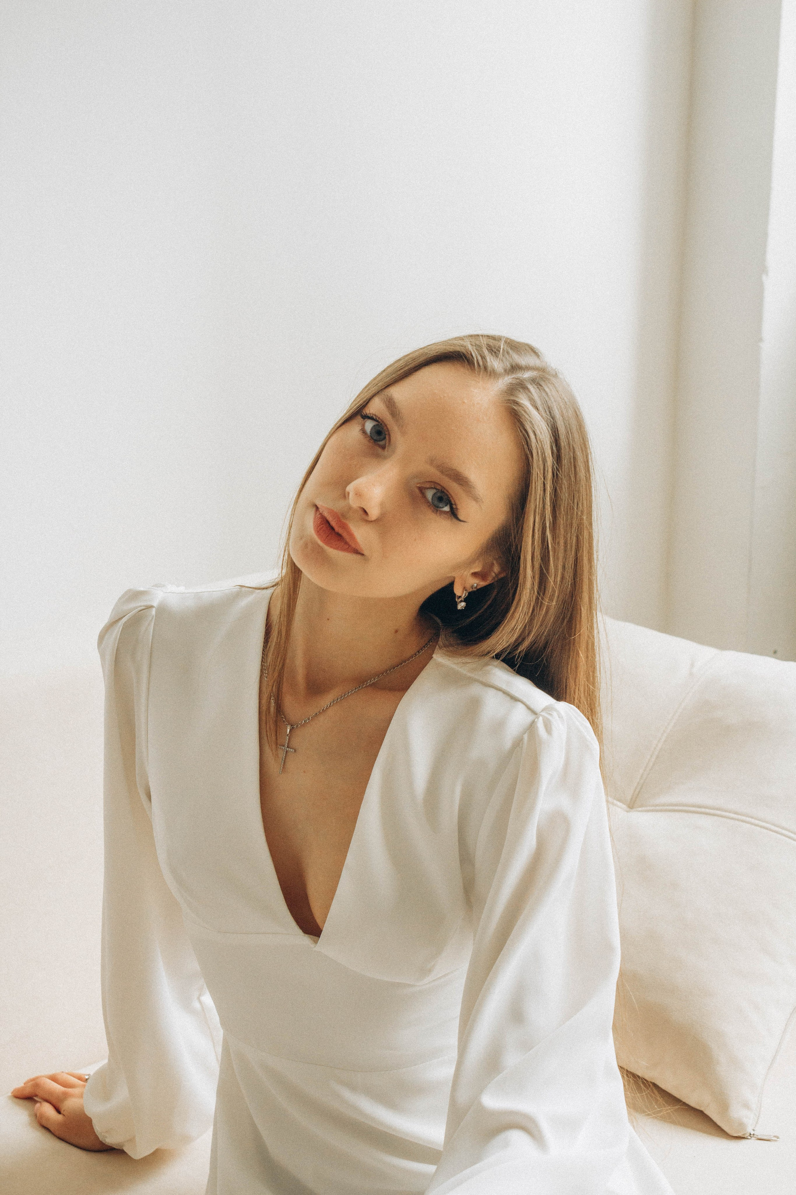 Alice. Я — Алёна и я фотографирую красиво (е)