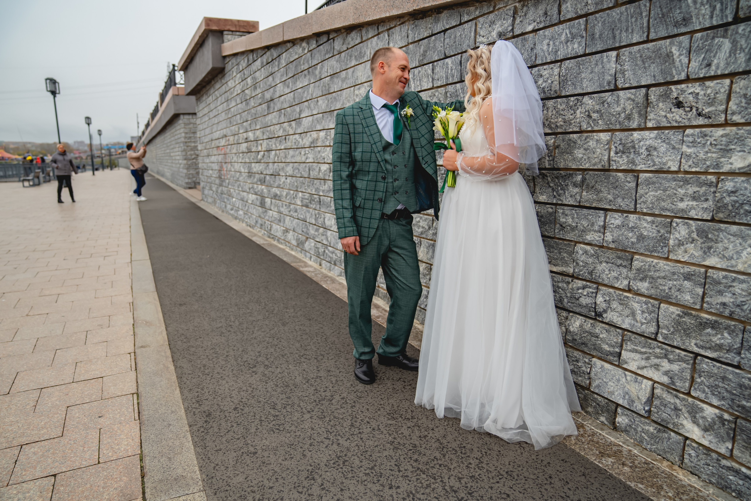 Осенняя Свадьба 2024. Занимаюсь профессиональной фотографией и живу рядом с Байкалом. Работаю в разных жанрах