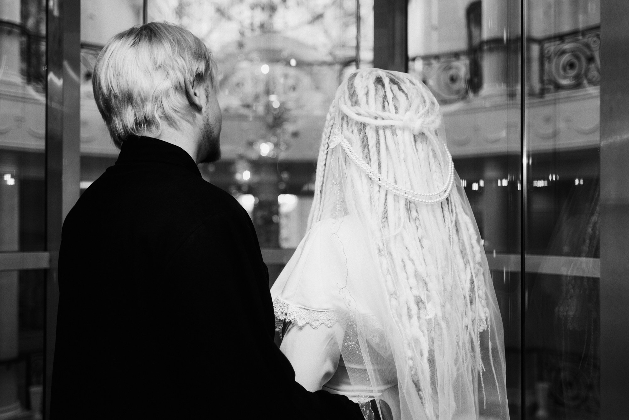 Свадьба для двоих в Тюмени — фотосессия в ЗАГСе, кафе и отеле. Портретный фотограф Тюмень Дарья Мустафина