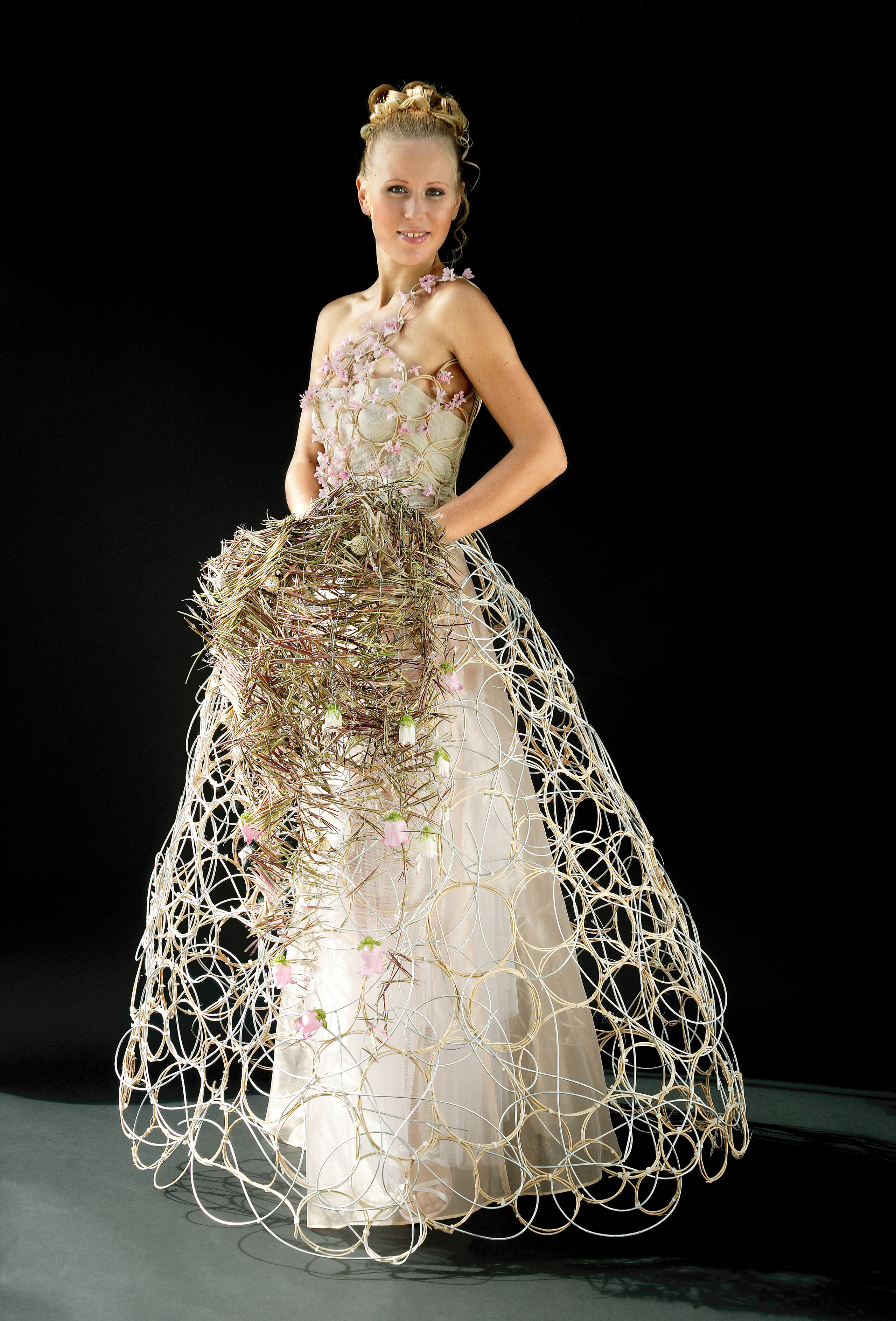 Флорист: Анна Чайковская, модель: Маргарита Чичагова.