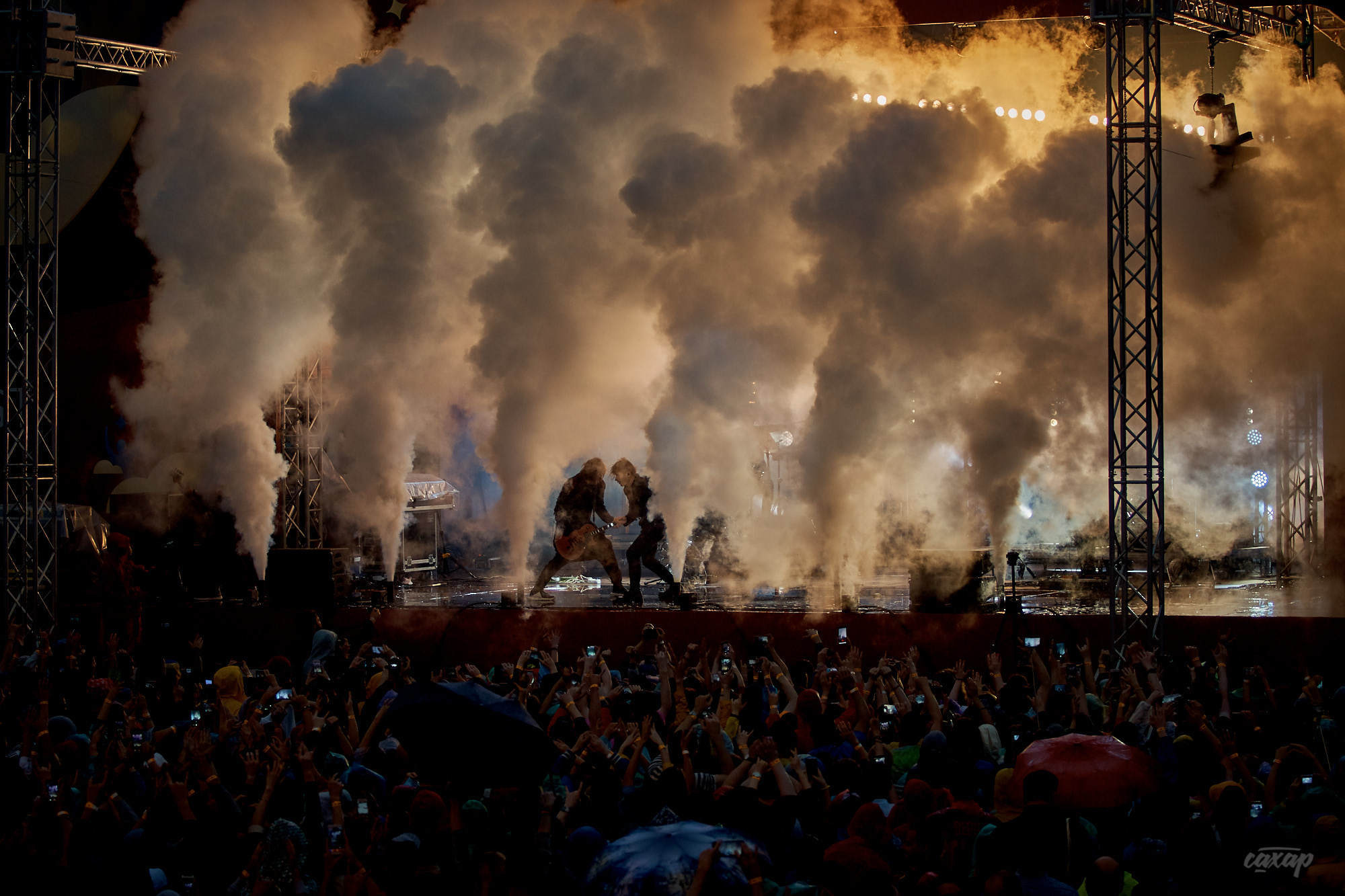 БИ-2, фото с концерта. Фотограф в Екатеринбурге Юра Сахар. Профессиональный фотограф в Екатеринбурге Юра Сахар