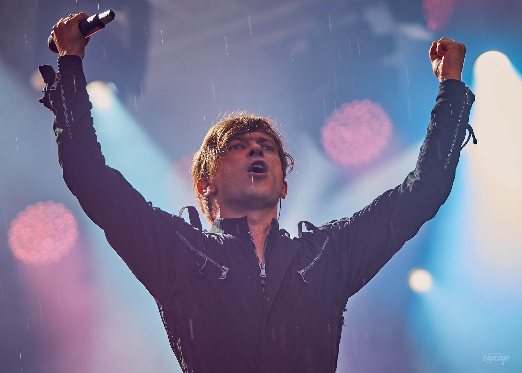 БИ-2, фото с концерта. Фотограф в Екатеринбурге Юра Сахар. Профессиональный фотограф в Екатеринбурге Юра Сахар