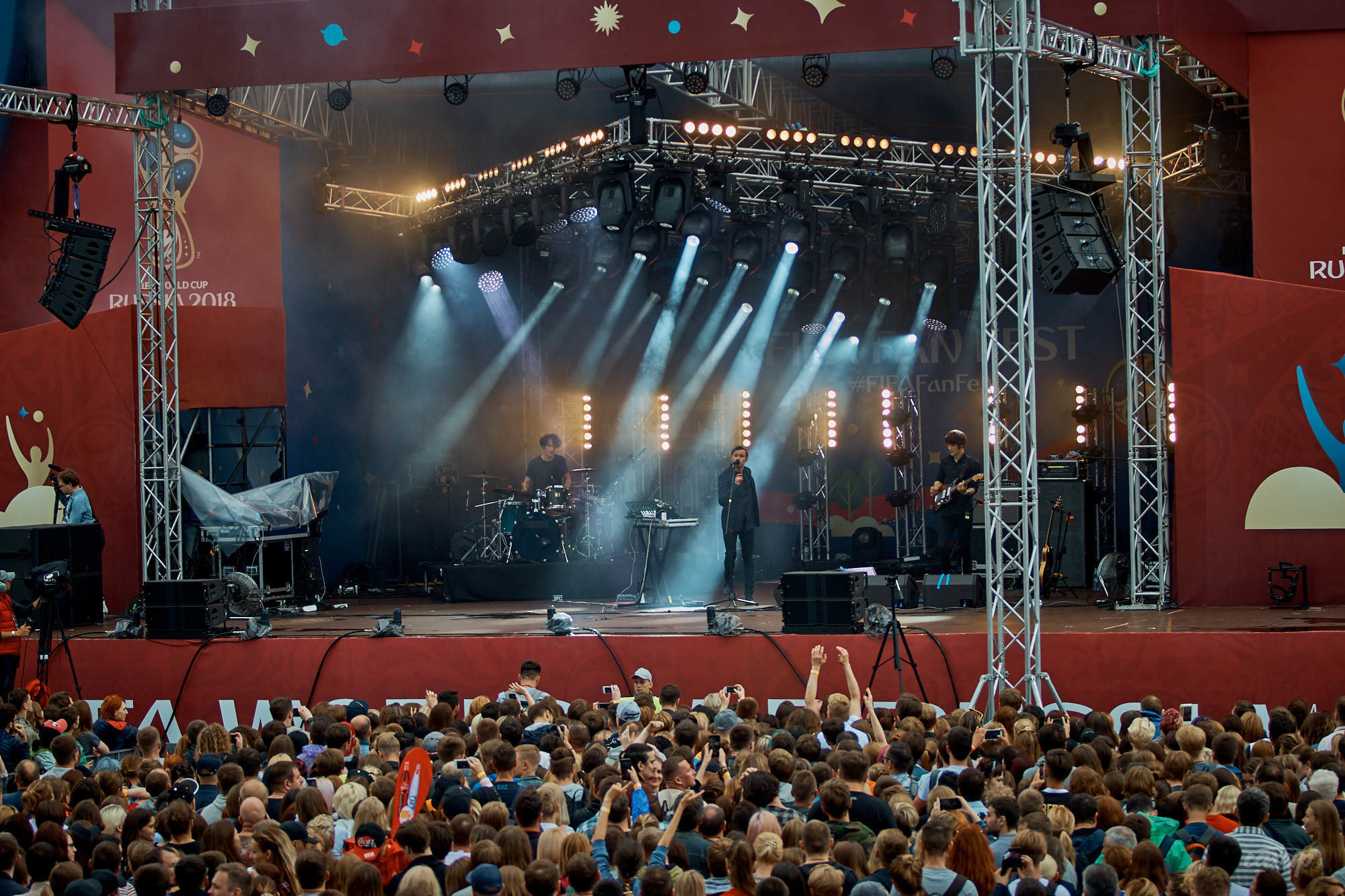 Дельфин, фото с концерта. Фотограф в Екатеринбурге Юра Сахар. Профессиональный фотограф в Екатеринбурге Юра Сахар