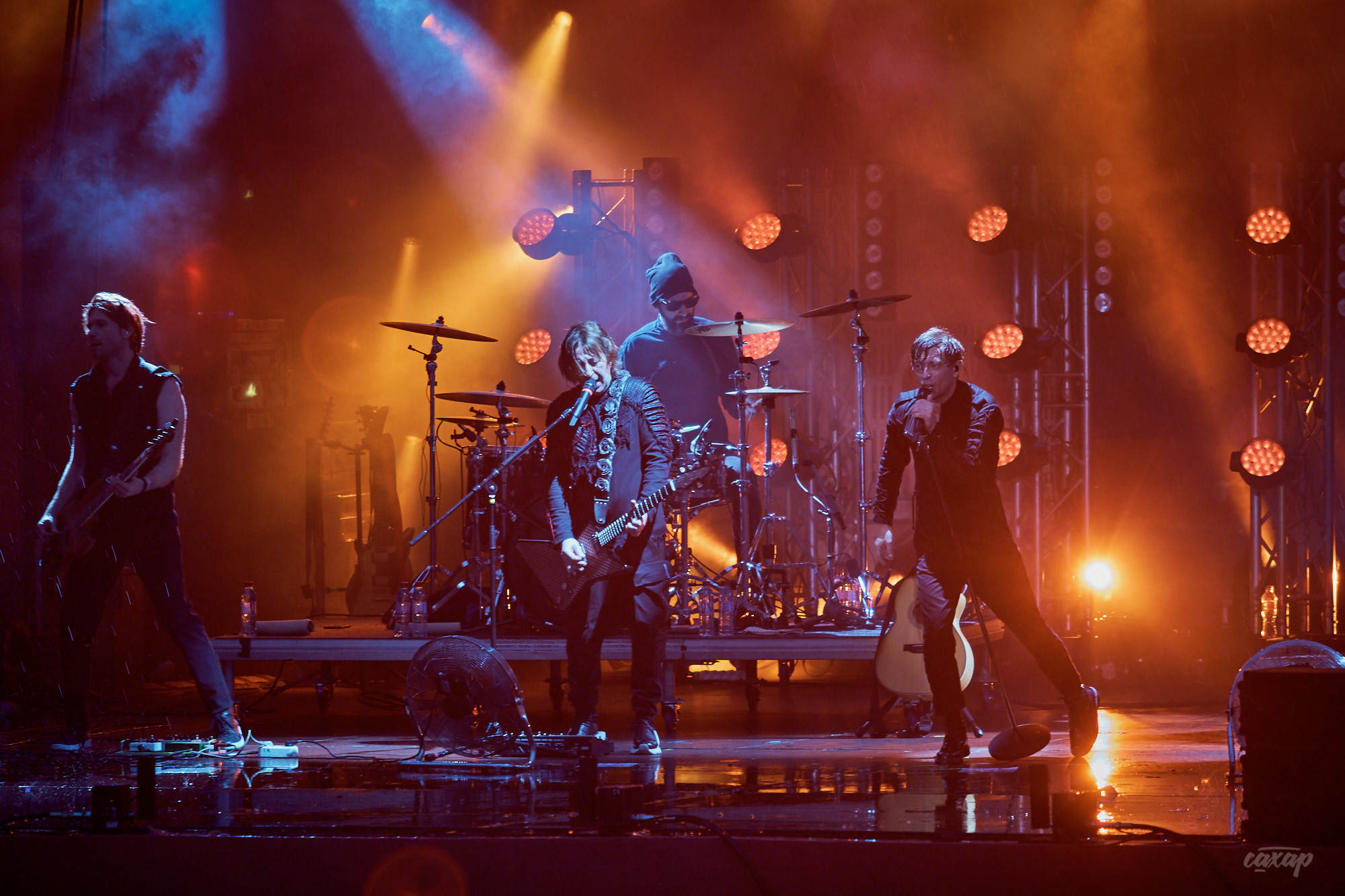 БИ-2, фото с концерта. Фотограф в Екатеринбурге Юра Сахар. Профессиональный фотограф в Екатеринбурге Юра Сахар