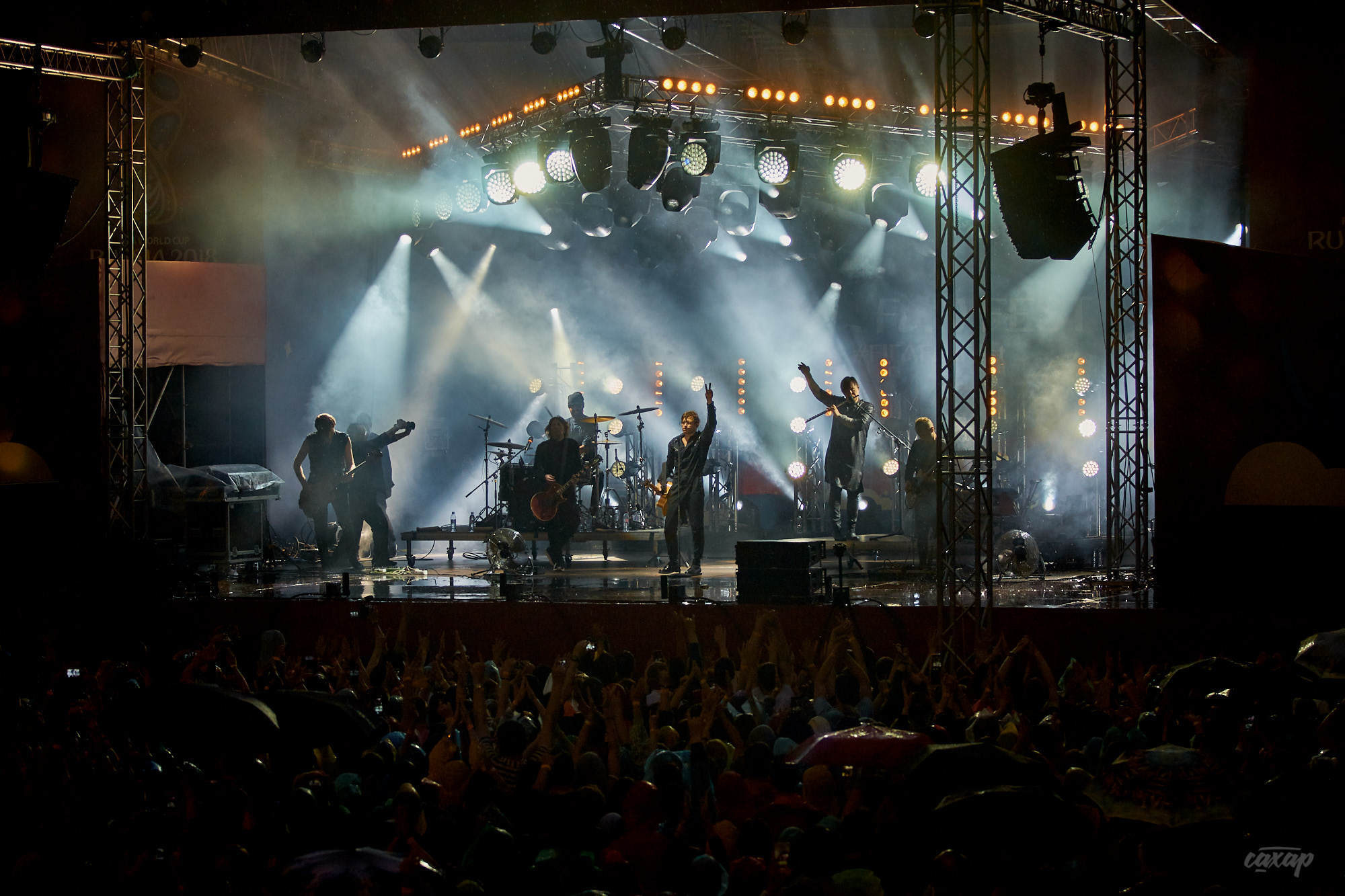 БИ-2, фото с концерта. Фотограф в Екатеринбурге Юра Сахар. Профессиональный фотограф в Екатеринбурге Юра Сахар