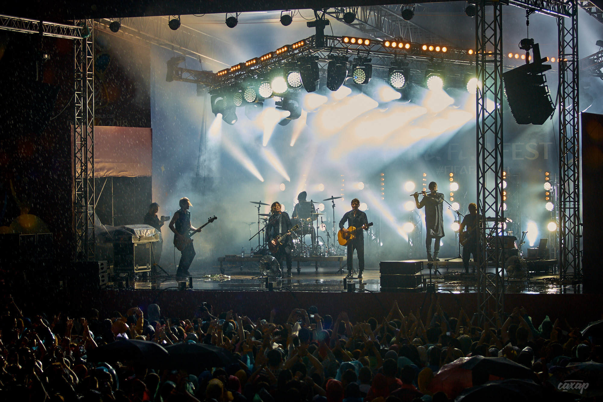 БИ-2, фото с концерта. Фотограф в Екатеринбурге Юра Сахар. Профессиональный фотограф в Екатеринбурге Юра Сахар