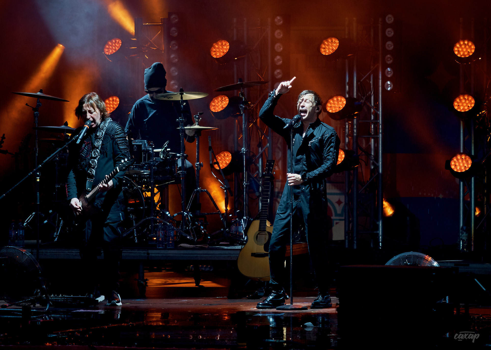 БИ-2, фото с концерта. Фотограф в Екатеринбурге Юра Сахар. Профессиональный фотограф в Екатеринбурге Юра Сахар