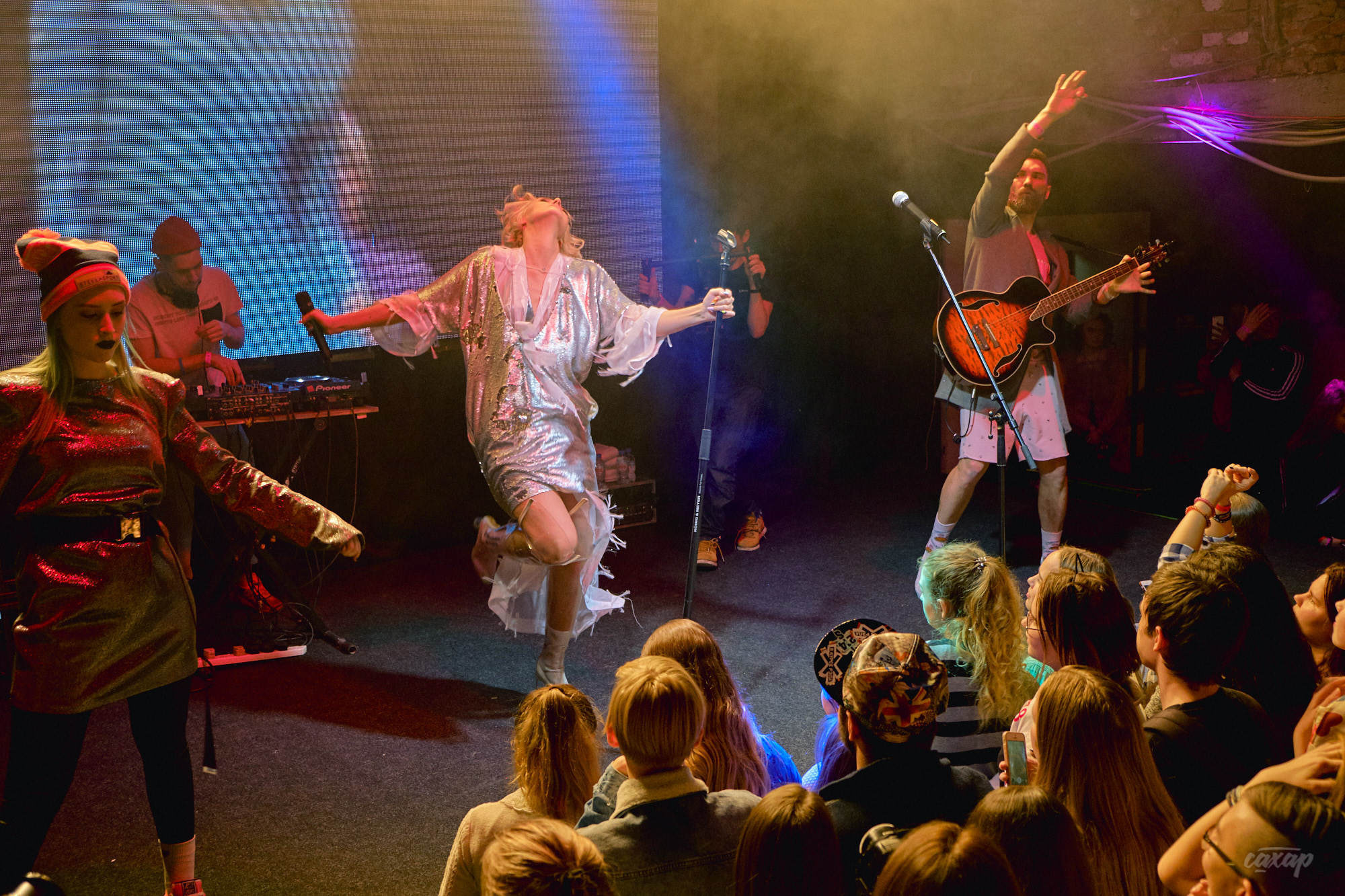 Богачи, фото с концерта. Фотограф в Екатеринбурге Юра Сахар. Профессиональный фотограф в Екатеринбурге Юра Сахар