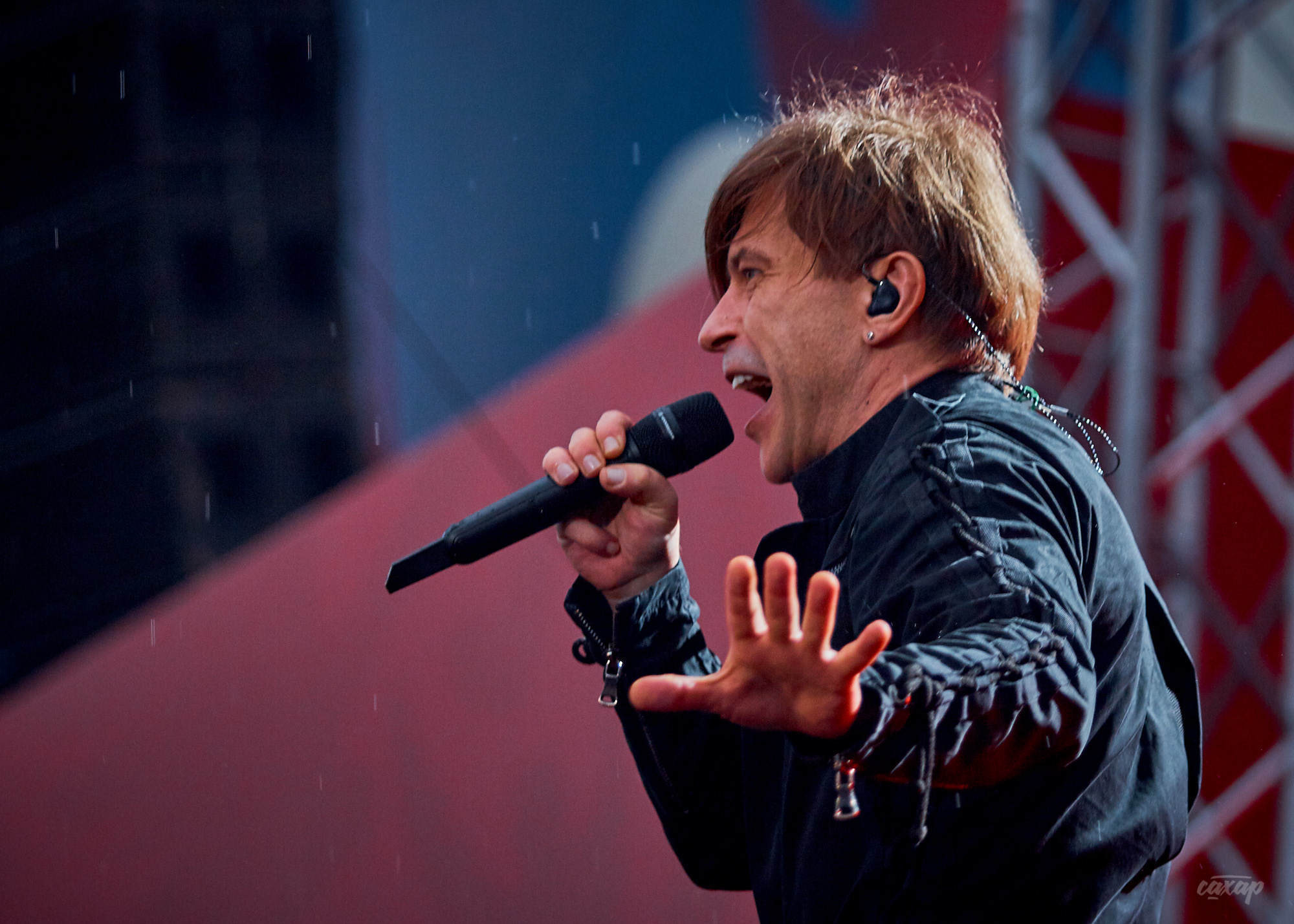 БИ-2, фото с концерта. Фотограф в Екатеринбурге Юра Сахар. Профессиональный фотограф в Екатеринбурге Юра Сахар