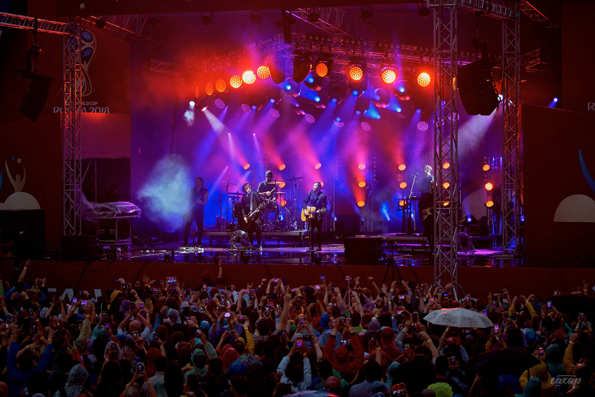 БИ-2, фото с концерта. Фотограф в Екатеринбурге Юра Сахар. Профессиональный фотограф в Екатеринбурге Юра Сахар