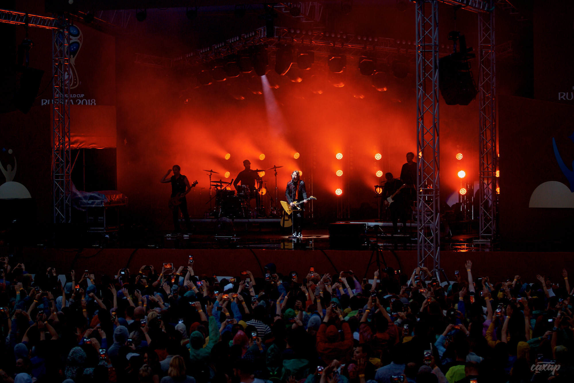 БИ-2, фото с концерта. Фотограф в Екатеринбурге Юра Сахар. Профессиональный фотограф в Екатеринбурге Юра Сахар
