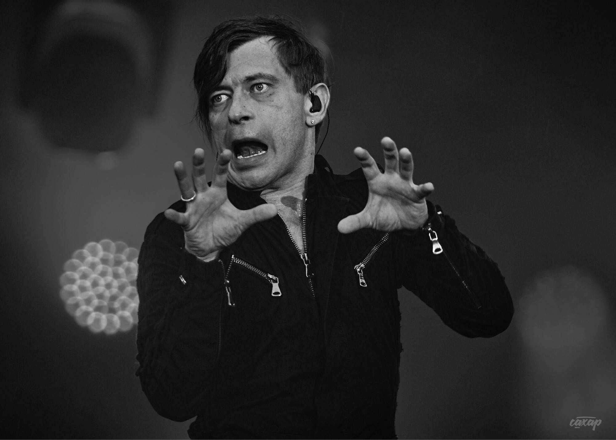 БИ-2, фото с концерта. Фотограф в Екатеринбурге Юра Сахар. Профессиональный фотограф в Екатеринбурге Юра Сахар