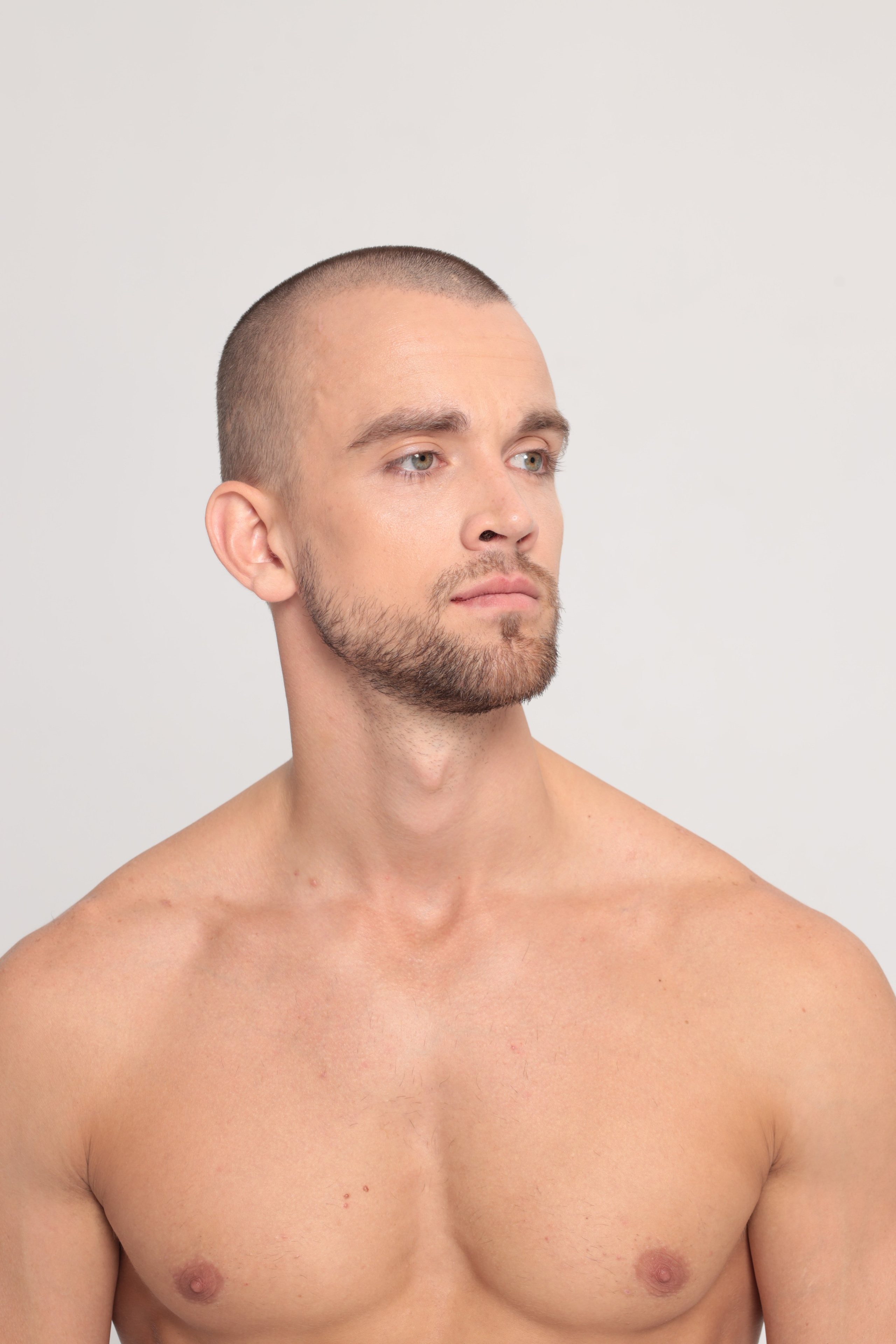 Модель Владислав Л. (177 см, 120/77/90)