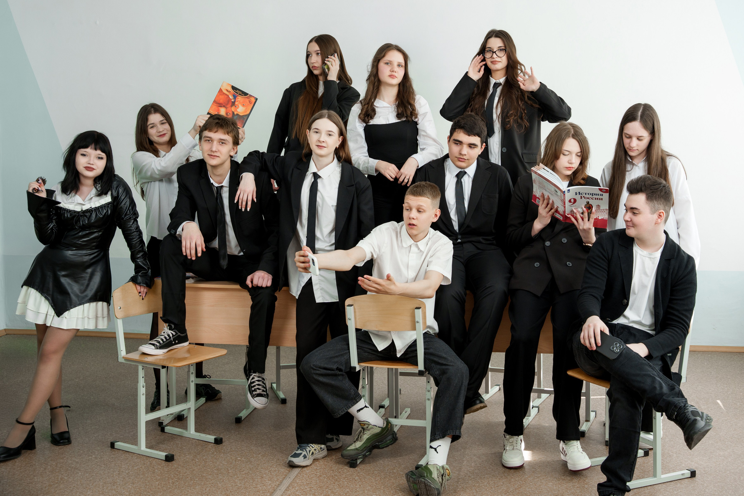 11 класс сьемка для альбома в школе. Ольга Плаксина фотограф в Саратове
