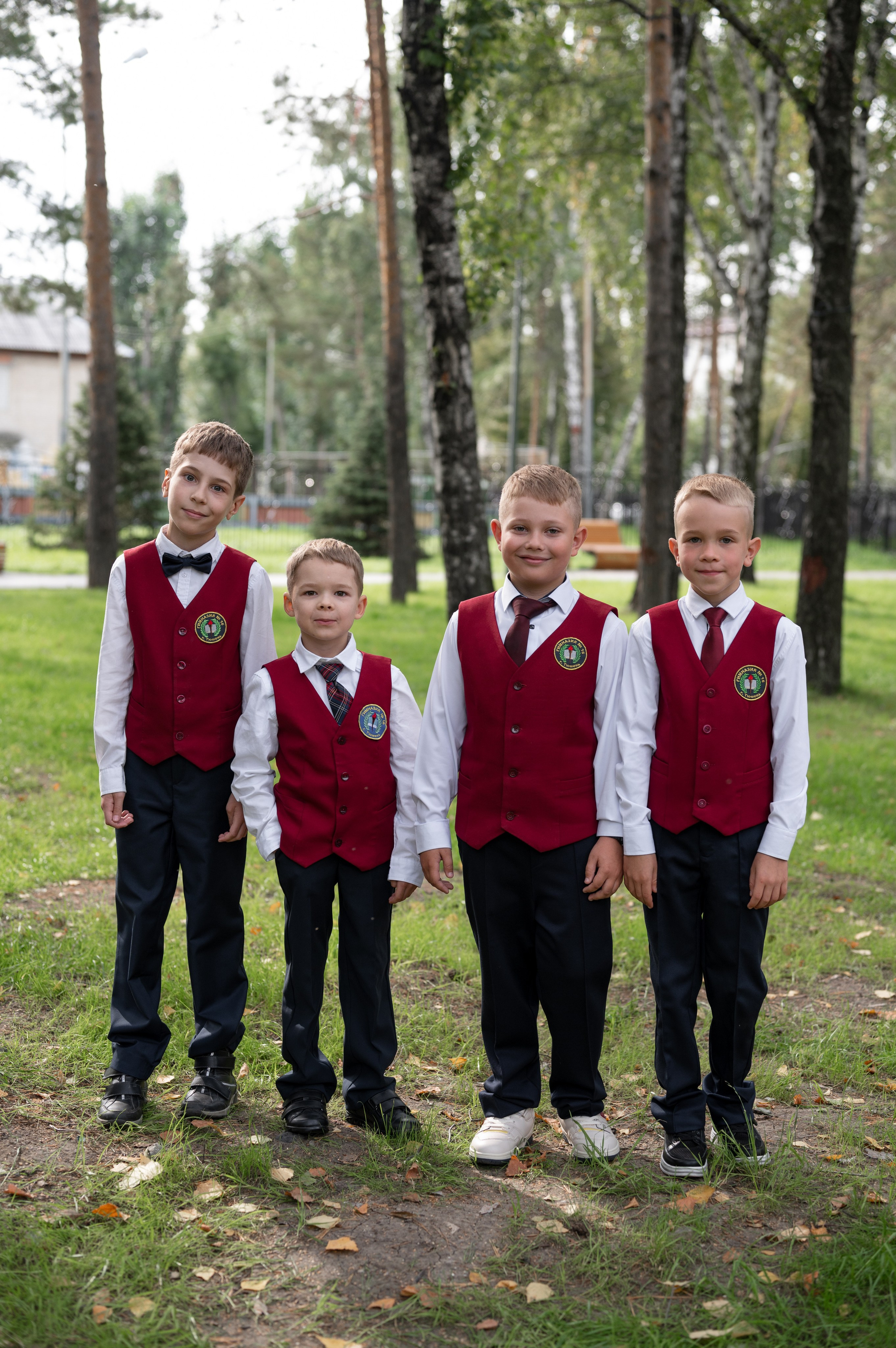 1 сентября 16 гимназия 2 класс (линейка + в классе+ на улице). Фотограф новорожденных, семейный детский в Тюмени Татьяна Морозова