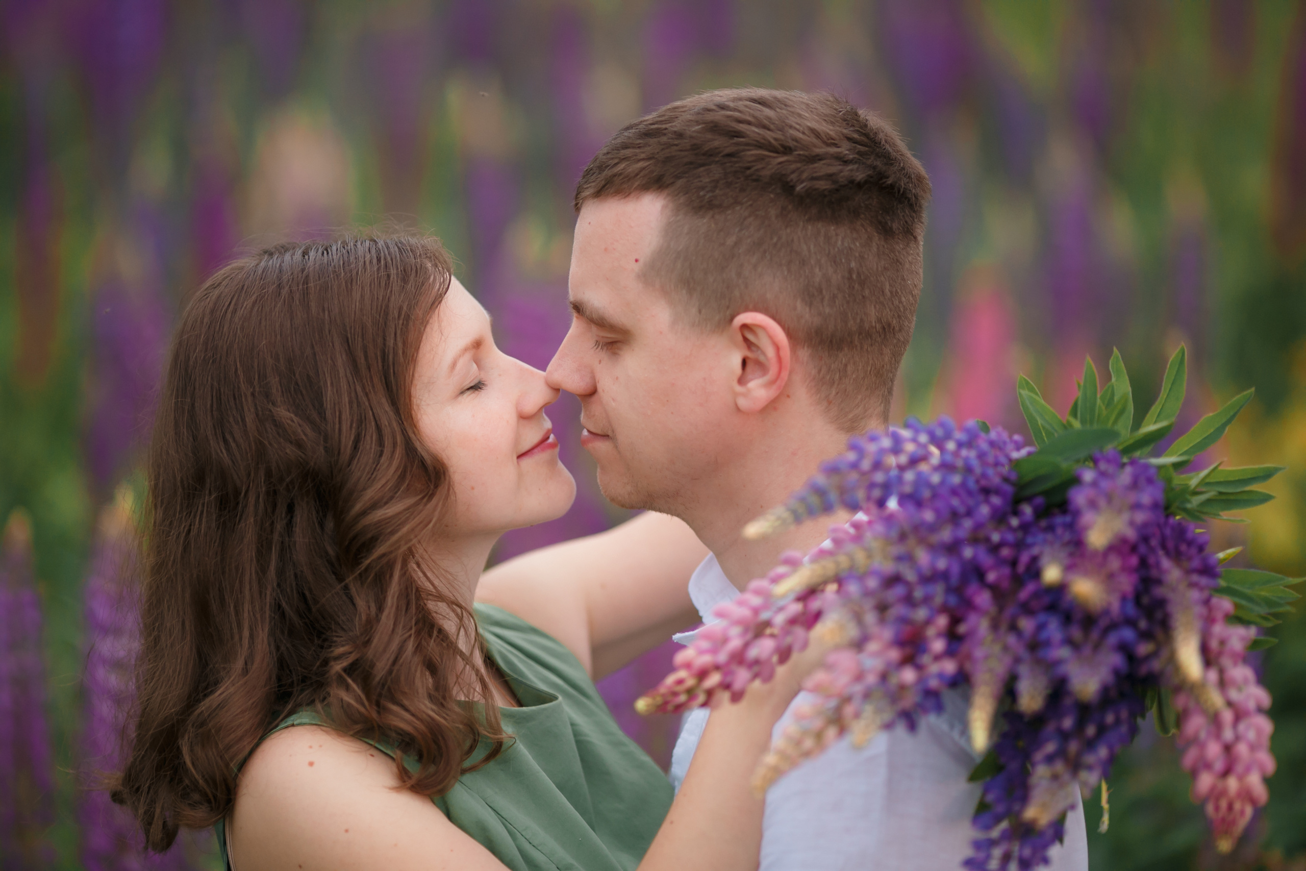 Фотосессия love-story в люпиновом поле в городе Королев. Свадебный и репортажный фотограф (Москва, Королев и другие)