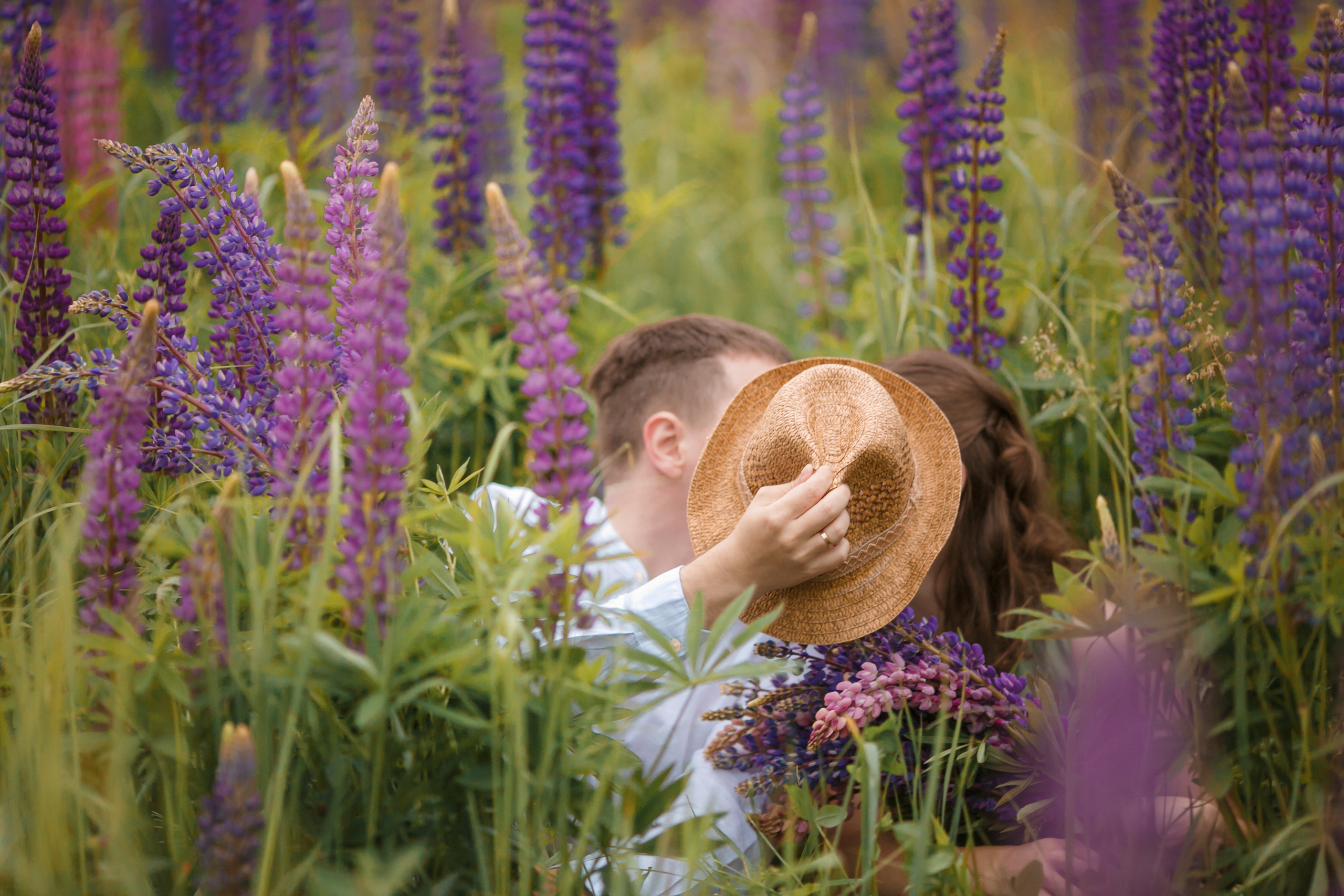 Фотосессия love-story в люпиновом поле в городе Королев. Свадебный и репортажный фотограф (Москва, Королев и другие)