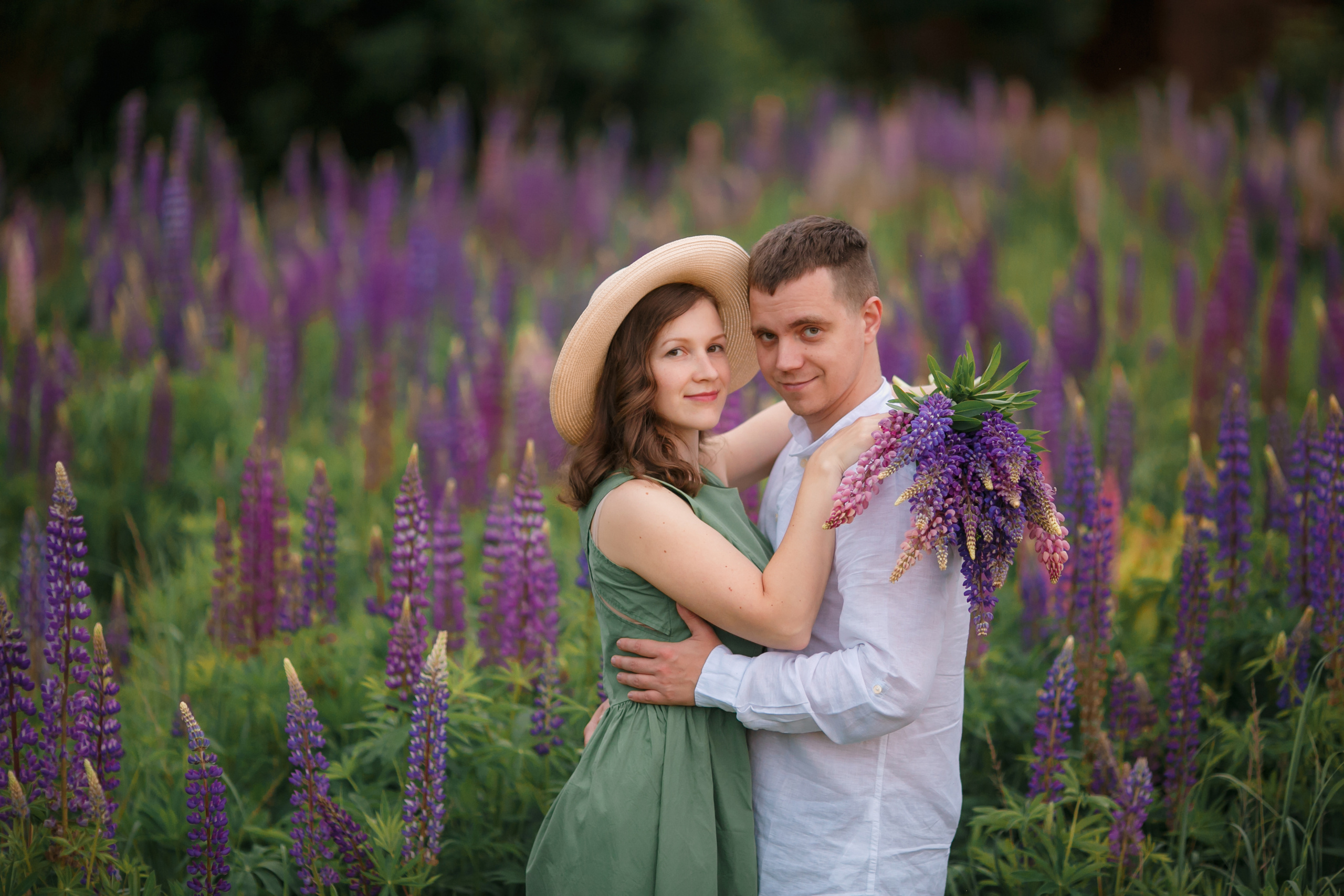 Фотосессия love-story в люпиновом поле в городе Королев. Свадебный и репортажный фотограф (Москва, Королев и другие)