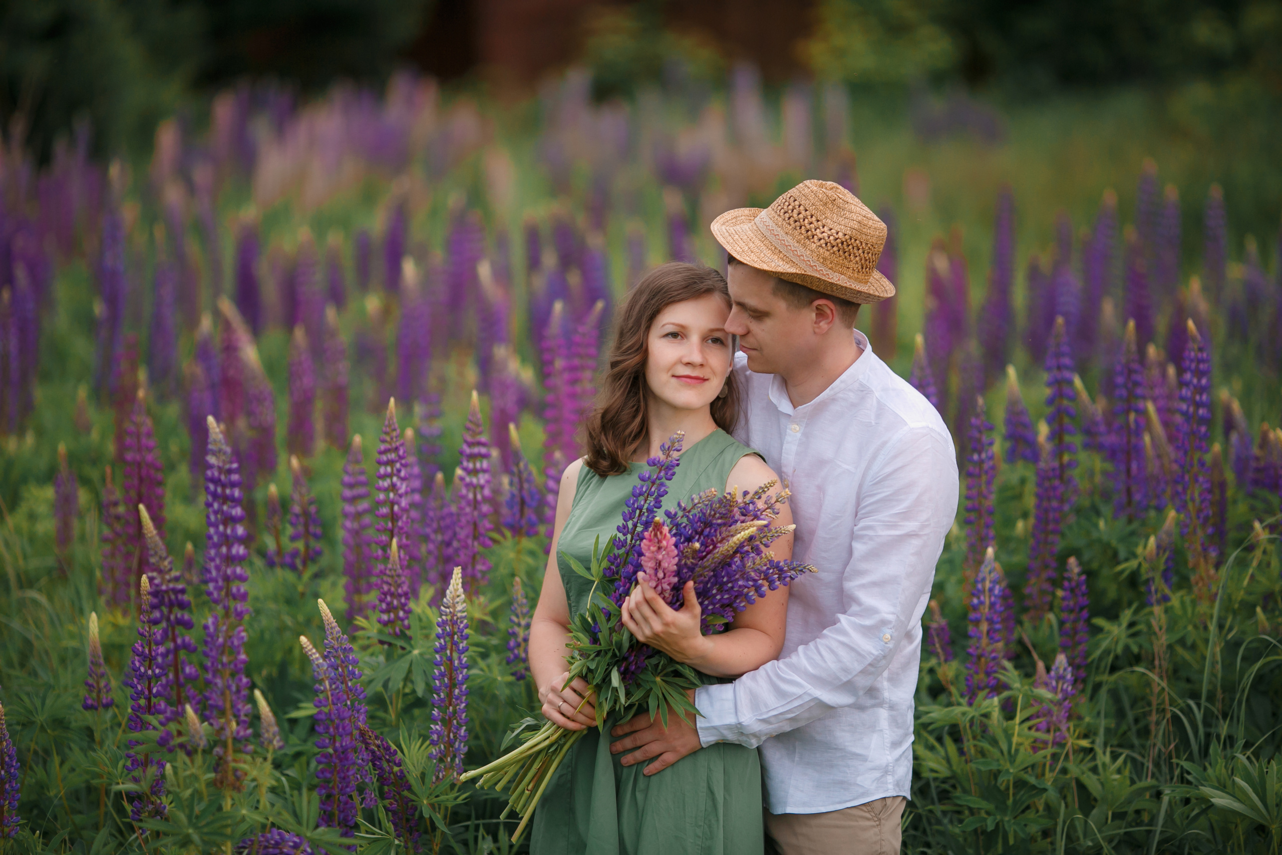 Фотосессия love-story в люпиновом поле в городе Королев. Свадебный и репортажный фотограф (Москва, Королев и другие)