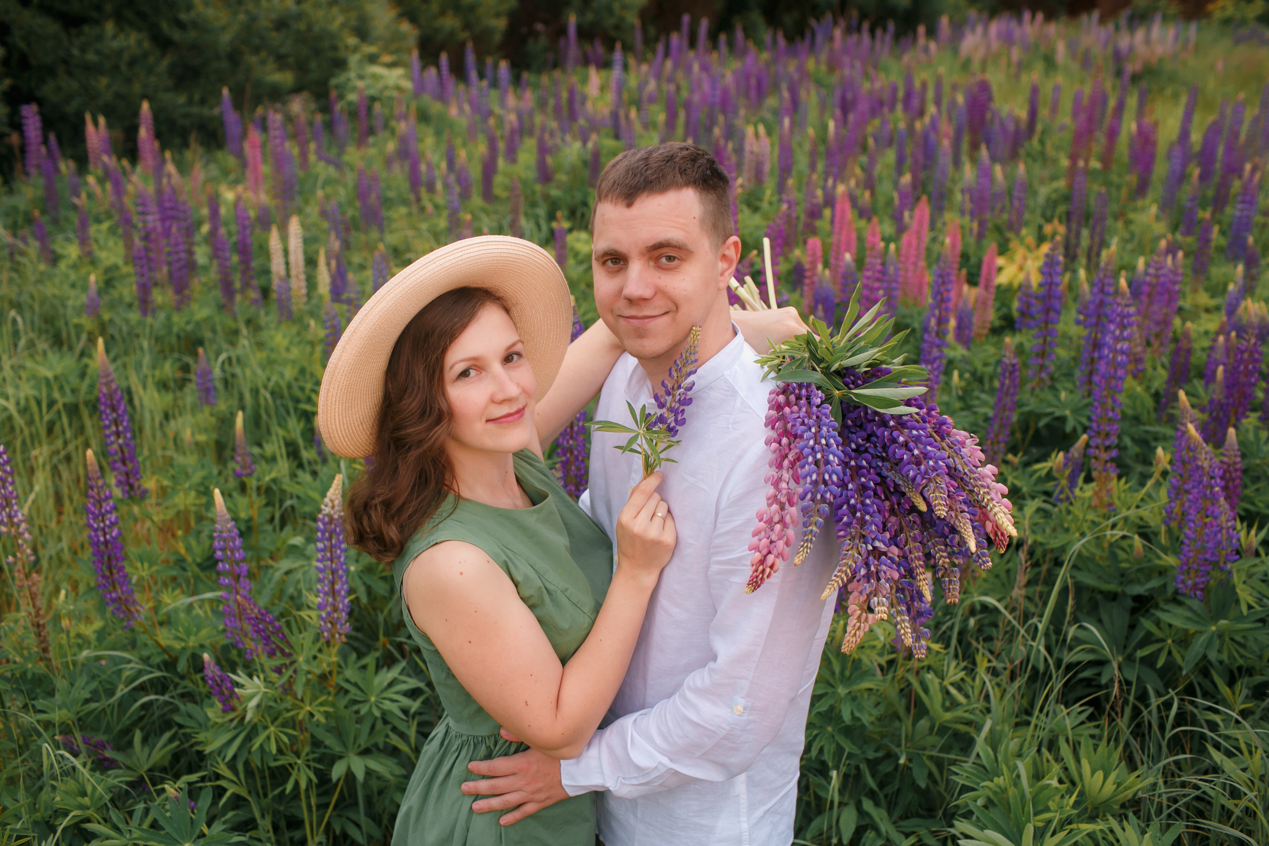 Фотосессия love-story в люпиновом поле в городе Королев. Свадебный и репортажный фотограф (Москва, Королев и другие)