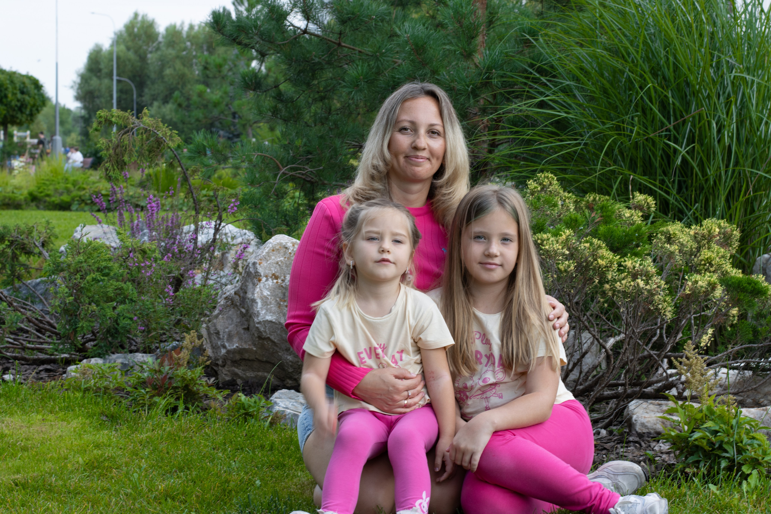 Две сестрички в парке. Главная