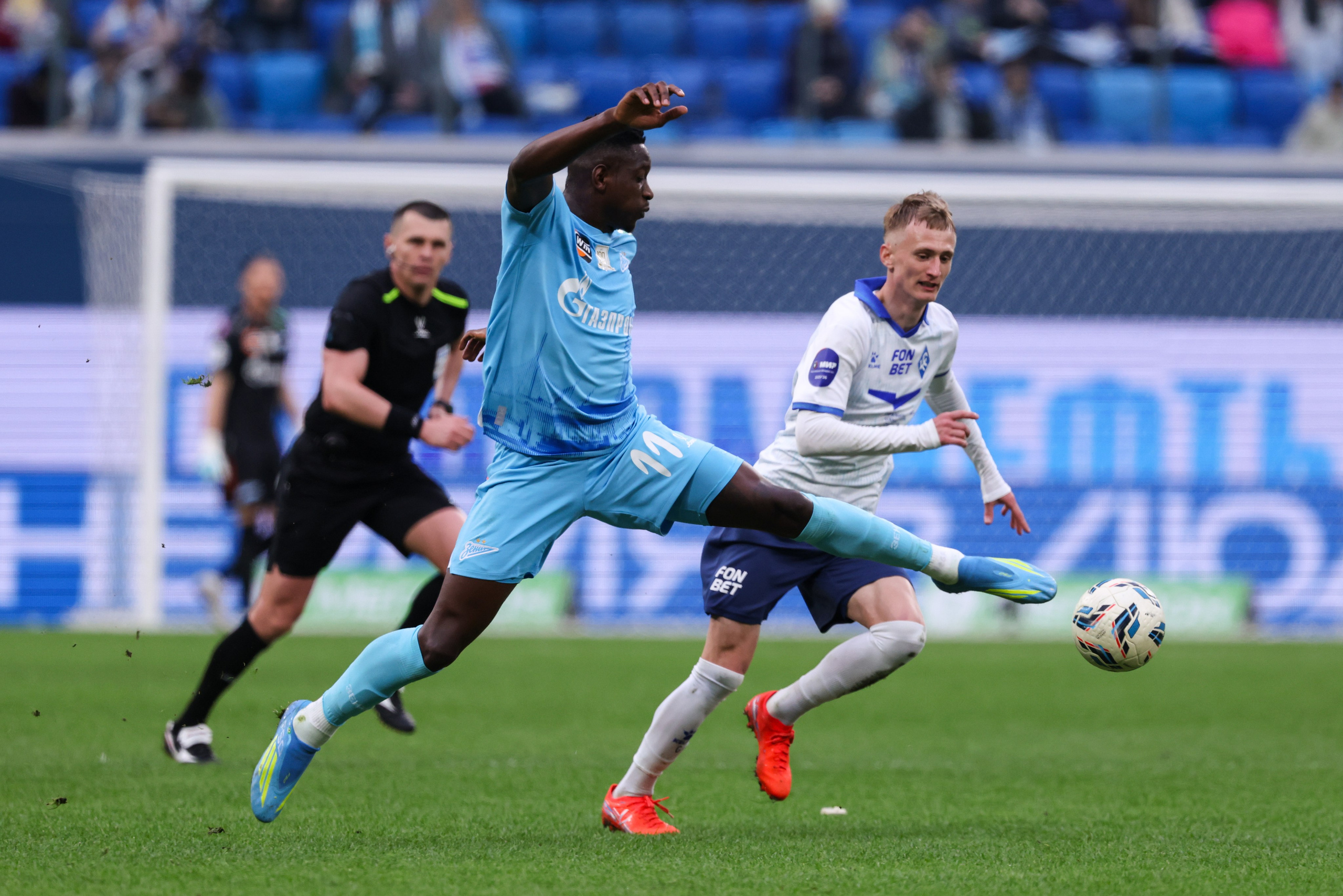 ФК «Зенит» — ФК «Крылья советов». Спортивный и репортажный фотограф Антон Тереханов