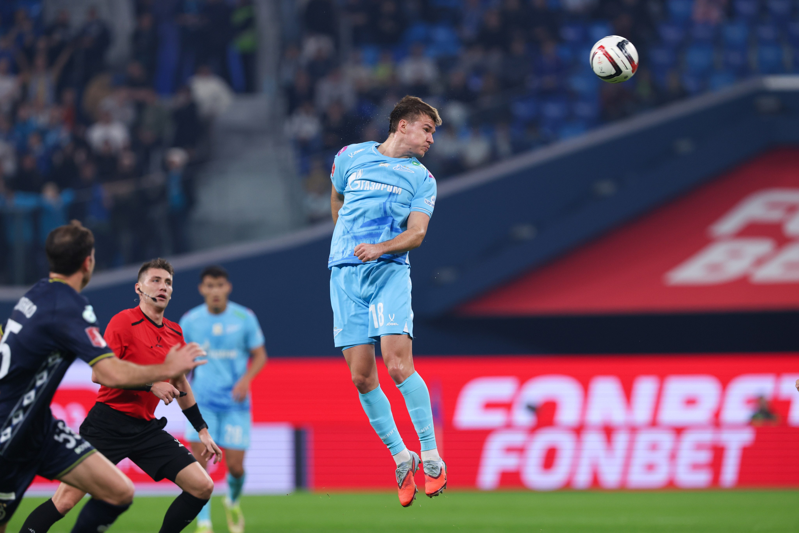 ФК «Зенит — ФК «Динамо» Москва 05.11.2025. Спортивный и репортажный фотограф Антон Тереханов