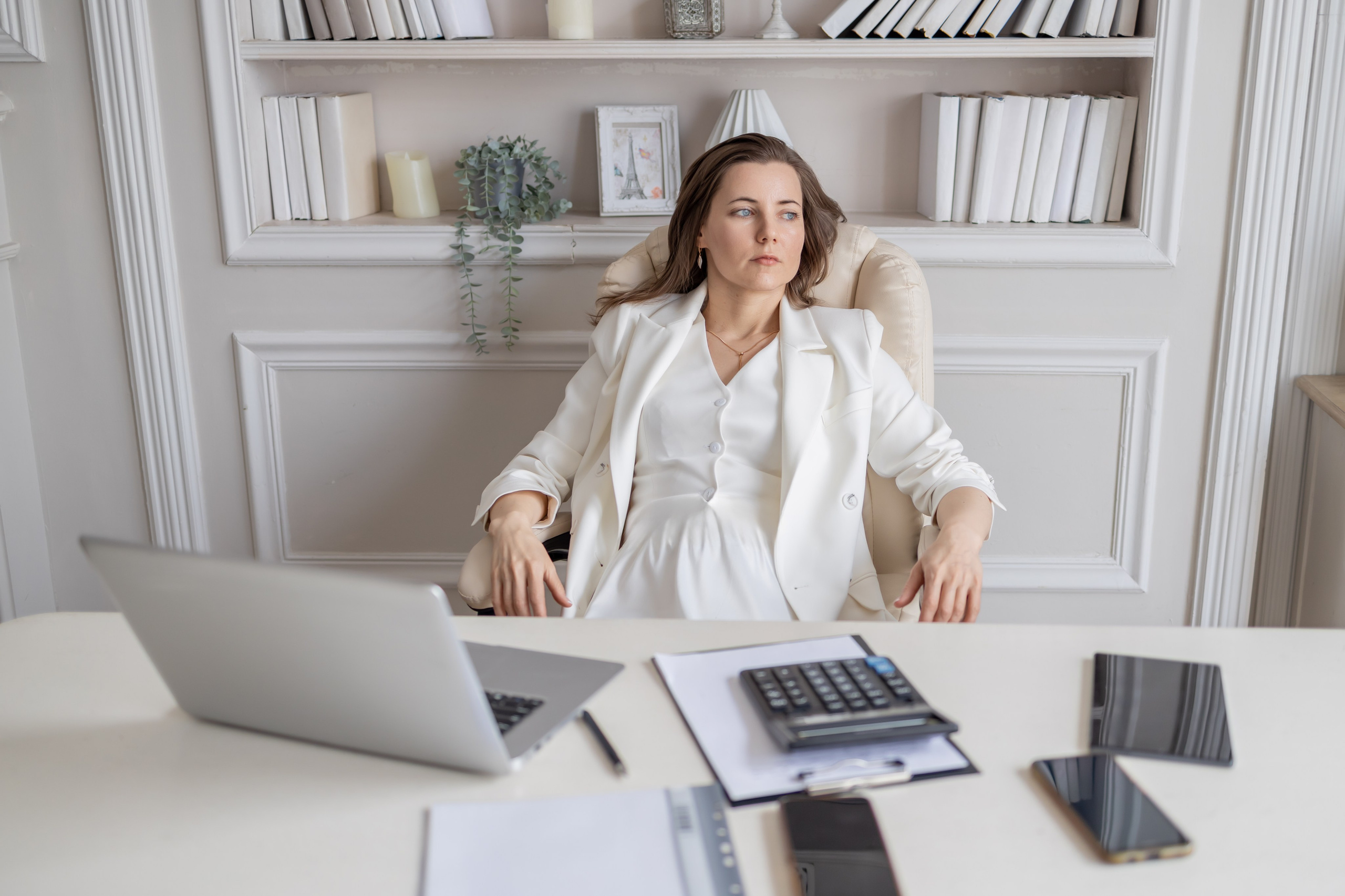 Фотосессия в стиле бизнес. Модель Ирина. Репортажный, семейный и студийный фотограф в Москве Демин Алексей