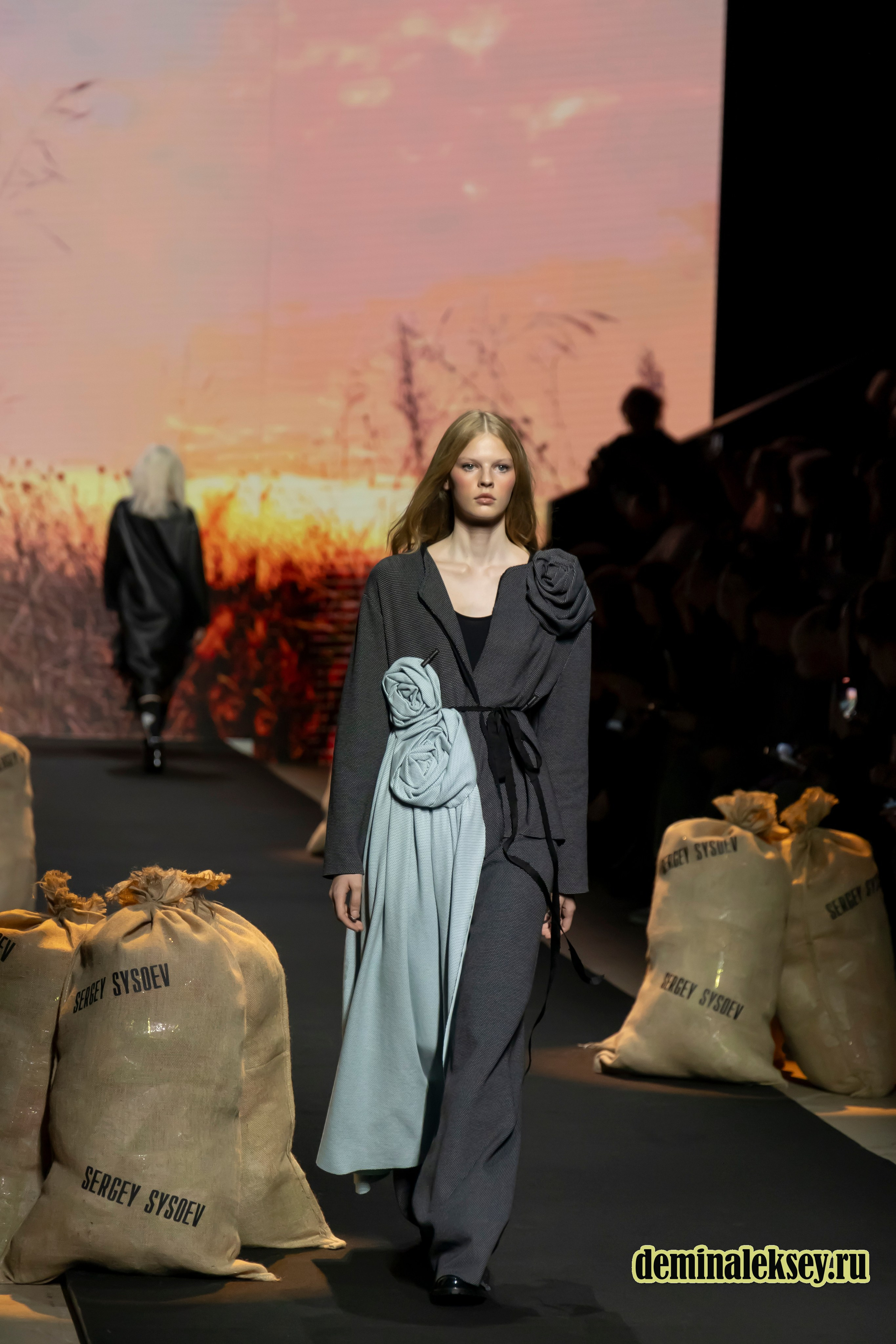 Московская неделя моды 2024 9 октября дизайнер SERGEY SYSOEV. Репортажный, семейный и студийный фотограф в Москве Демин Алексей