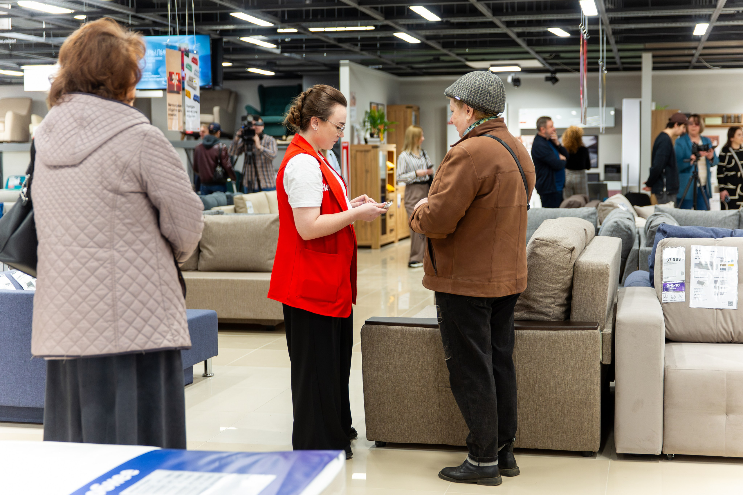 Открытие HOFF. Свадебный и репортажный фотограф в Ярославле Евгений Шовдин