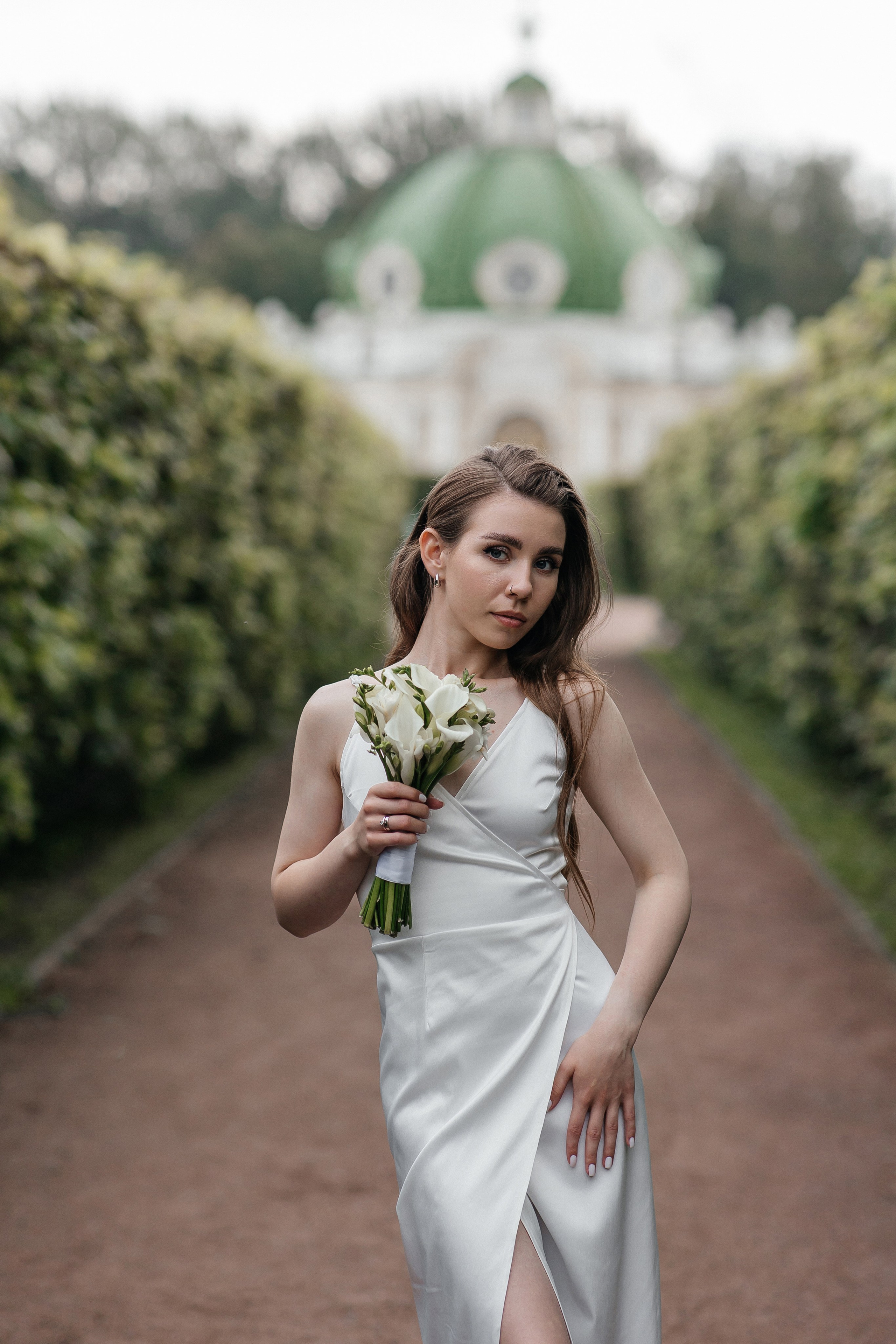 Свадебная фотосессия в усадьбе Кусково. Свадебный фотограф в Москве Дарья Олендарёва