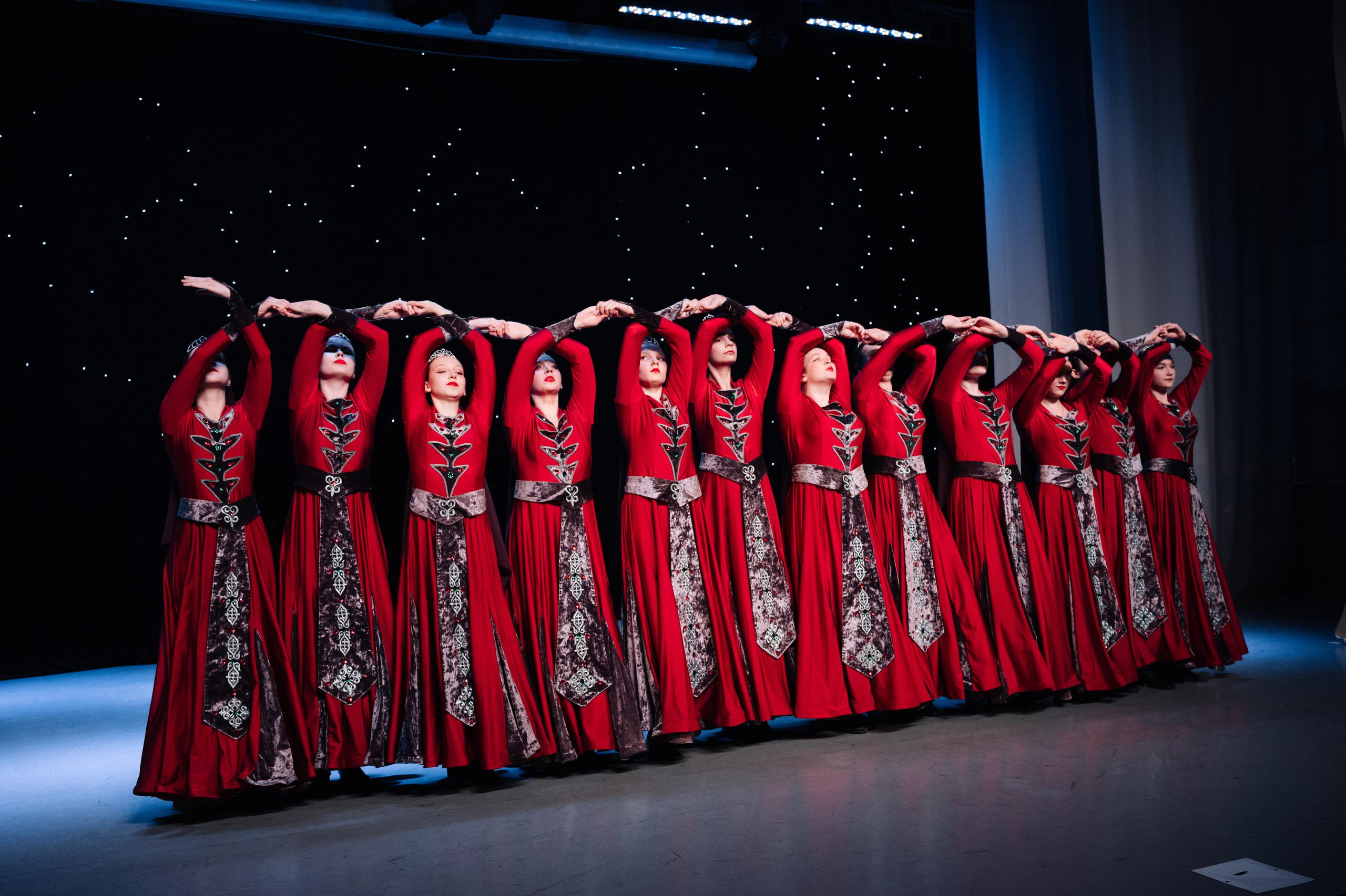 Благотворительный концерт в помощь Артему Сардаряну. Фотограф Артем Севостьянов. Профессиональная фотосъемка в Ногинске, Москве, Московской области и за границей