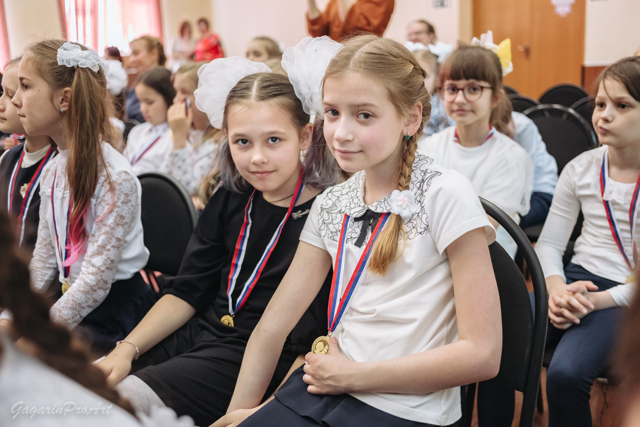 Репортаж в школе на выпускной. Фотограф на выпускной. GagarinProArt