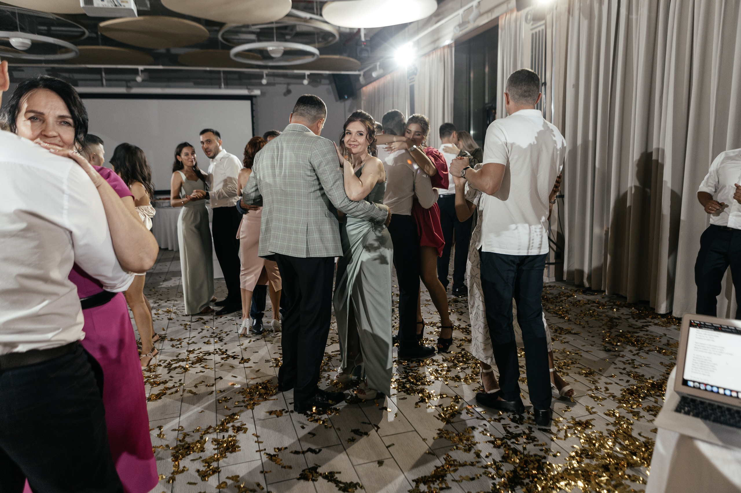 Свадебный фотограф Уфа — Руслан ГабдлисламовЖивые эмоции, красивые кадры, воспоминания на всю жизнь.Работаю по всей Республике Башкортоста. Свадебный фотограф Уфа Руслан Габдлисламов