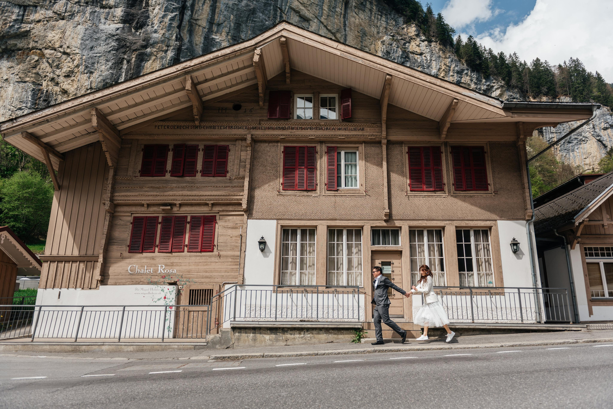 Hazel & Max (Lauterbrunnen, Suisse). Photographe en Suisse et en Europe Anna Alekseenko