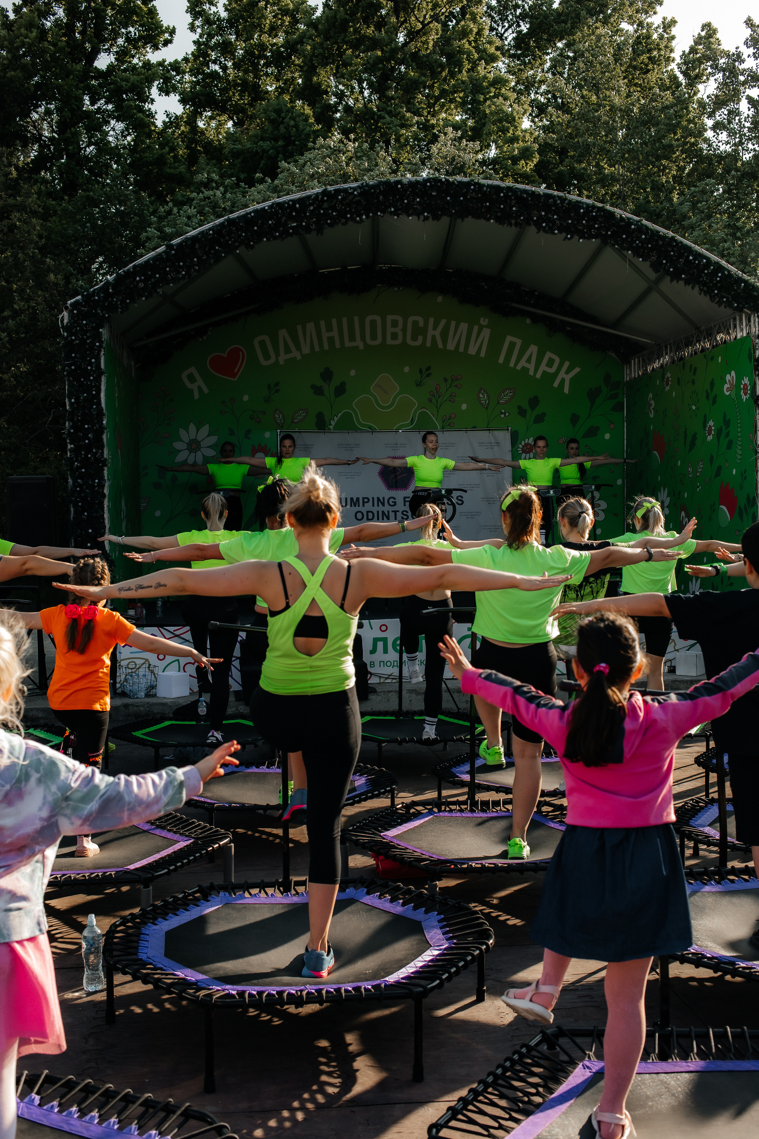 Jumping. Ирина Тихонова — фотограф для детей и коллективов в Москве