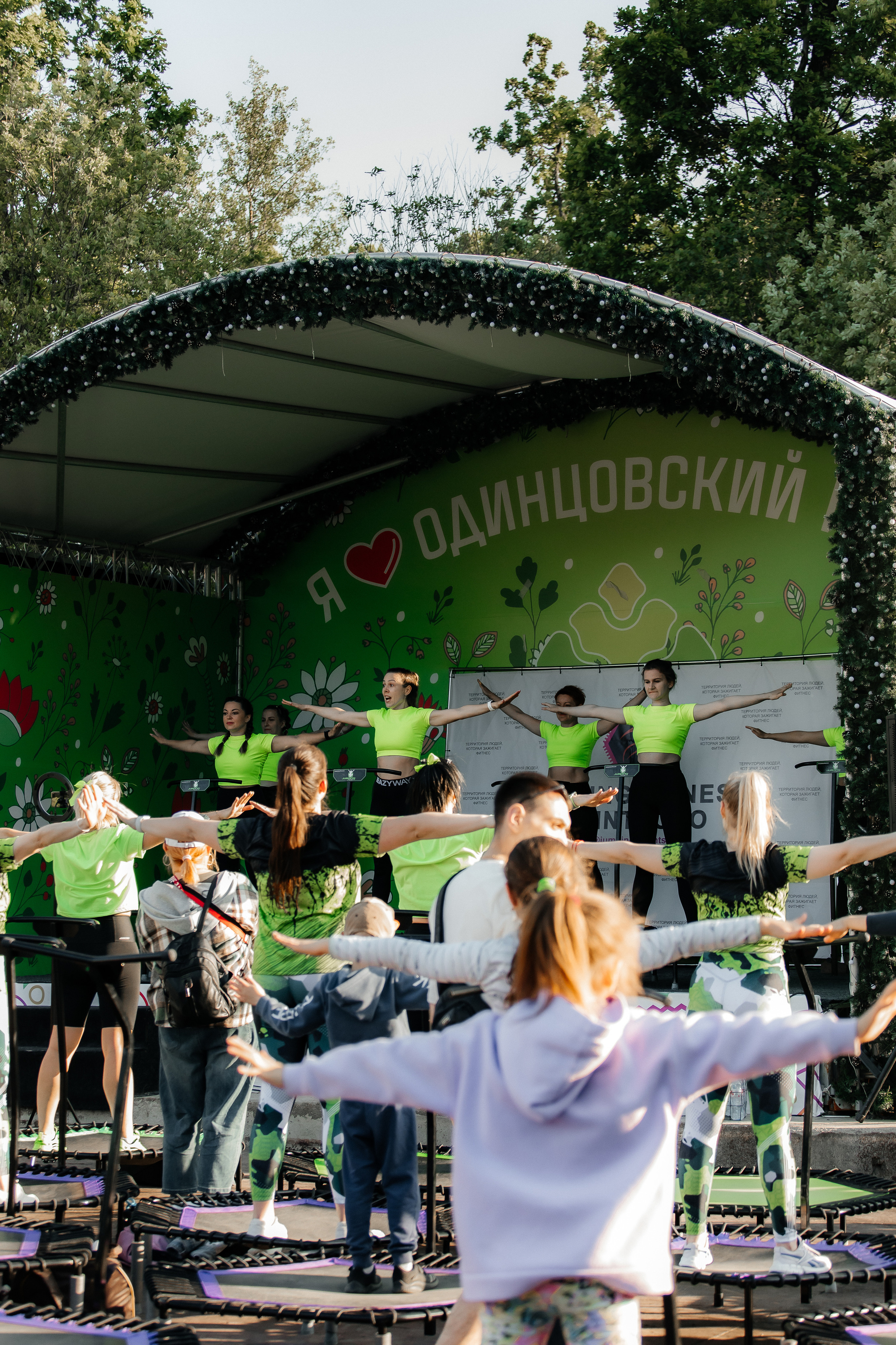 Jumping. Ирина Тихонова — фотограф для детей и коллективов в Москве