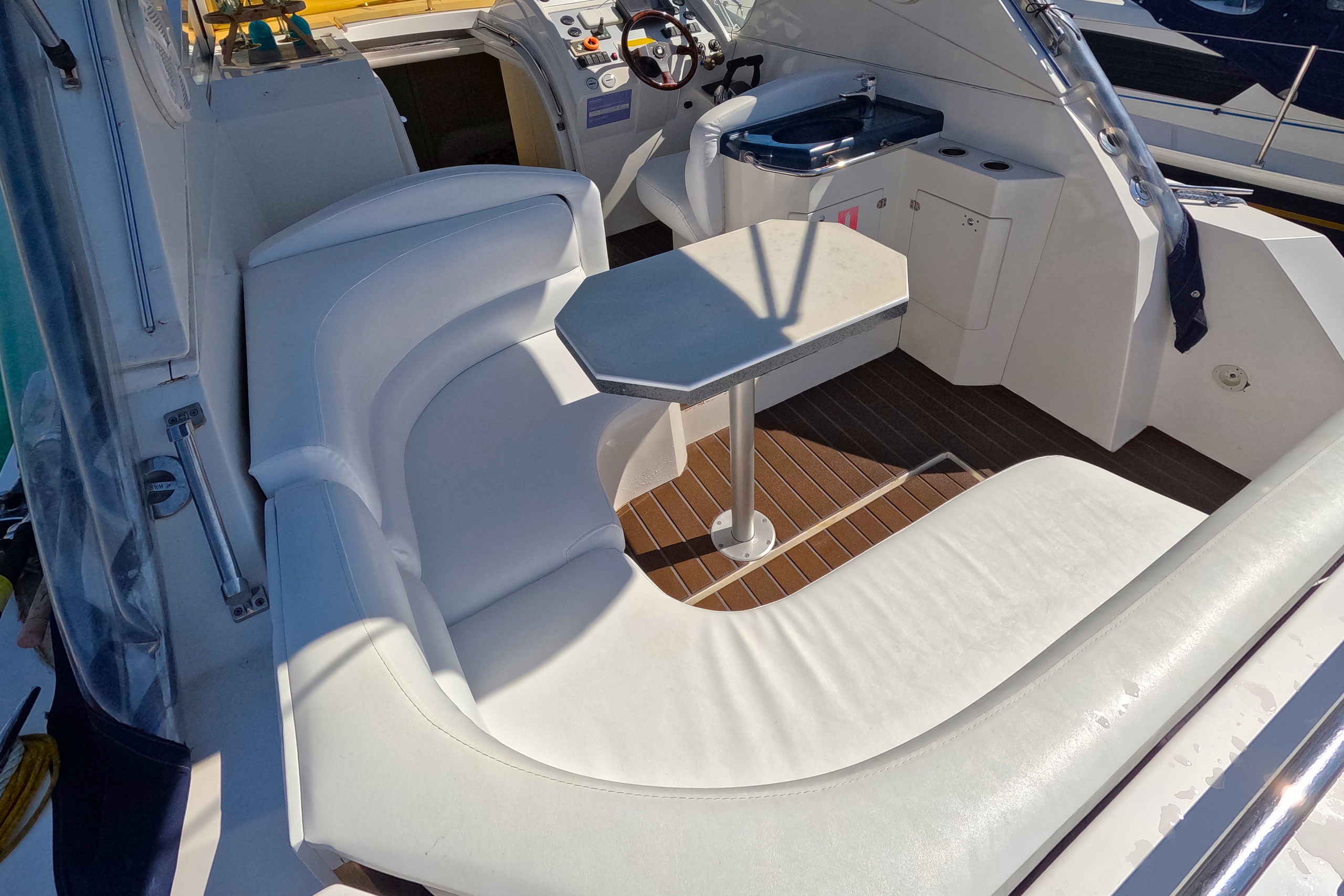 Катер Голд Аренда Яхты в Сочи Яхтанаморе YACHTNAMORE