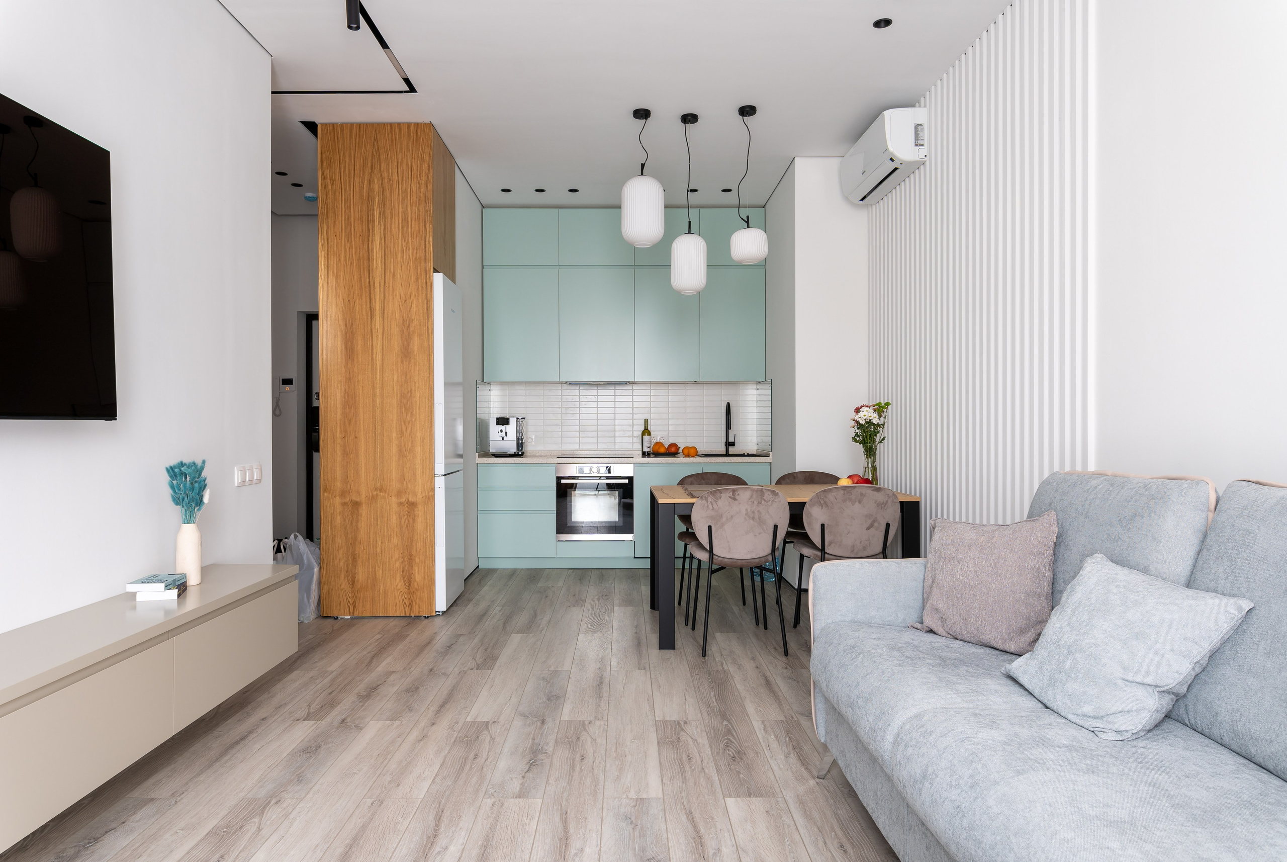 Алматы, Bureau2×2 — реализованный дизайн-проект квартиры, ноябрь 2022. Интерьерный фотограф Алматы