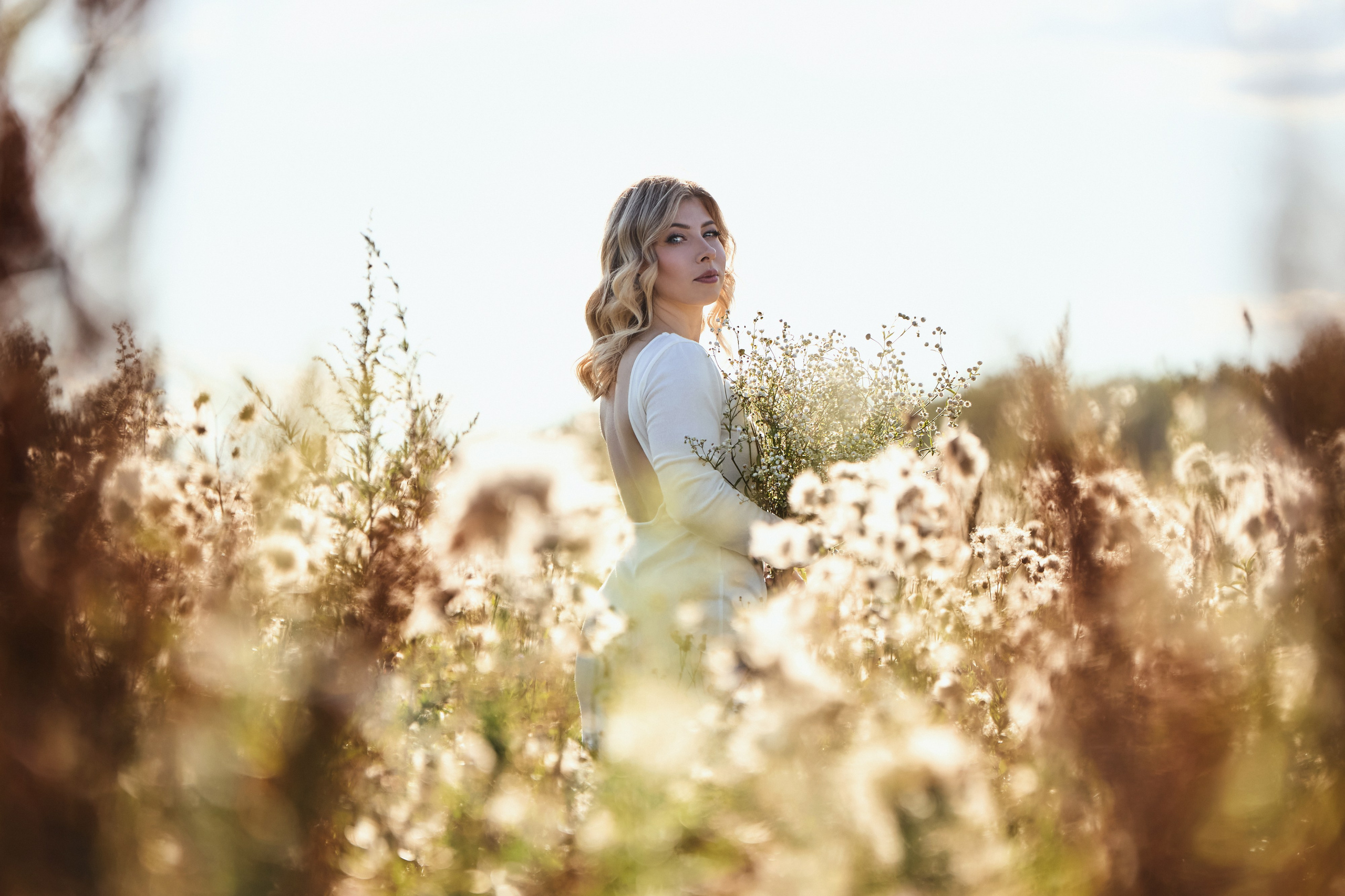 Ира, поле. Фотограф Игорь Михайлов